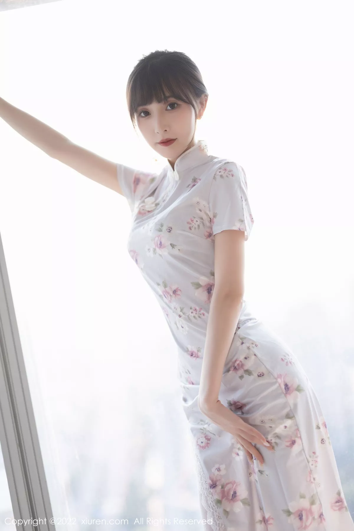 秀人集.com_[XiuRen秀人网]No.5757_模特林星阑白色图案旗袍露浅色蕾丝内衣配白丝袜甜美迷人写真90P