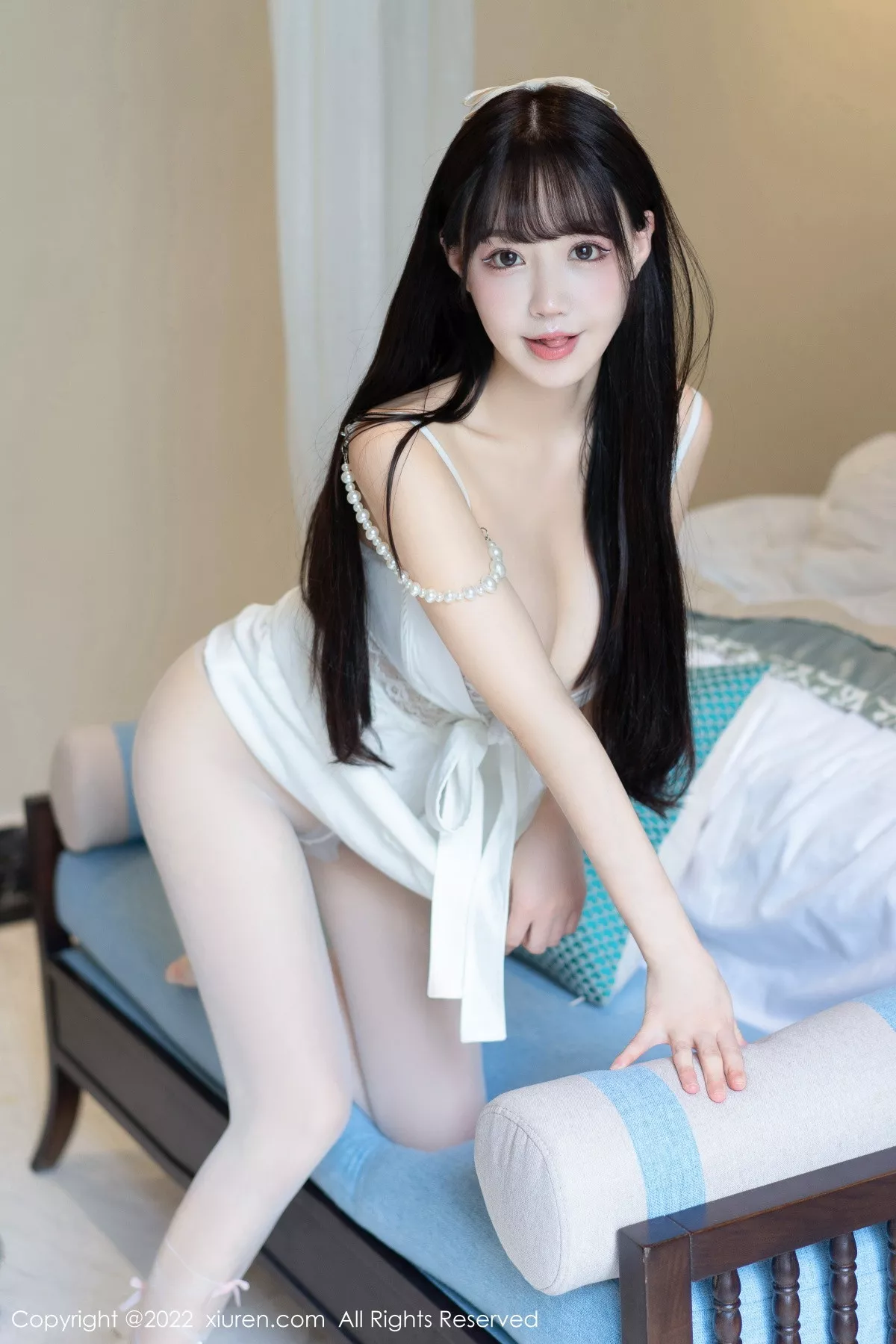 秀人集.com_[XiuRen秀人网]No.5755_女神朱可儿Flora泳池场景性感白色吊带短裙秀丰乳肥臀诱惑写真84P