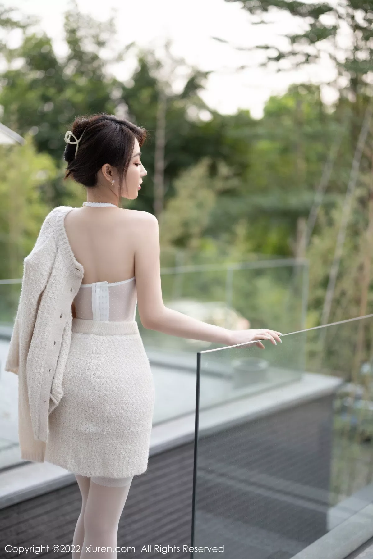 秀人集.com_[XiuRen秀人网]No.5880_女神徐莉芝Booty半脱露性感白色蕾丝内衣配白丝吊袜诱惑写真88P