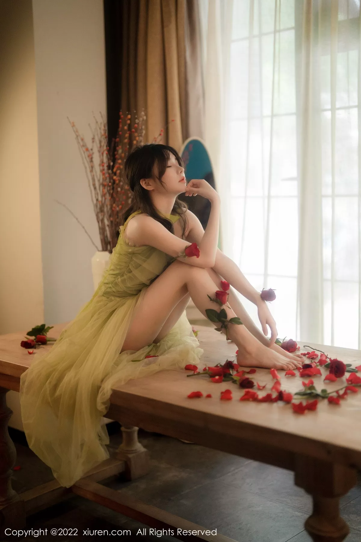 秀人集.com_[XiuRen秀人网]No.5875_模特婠婠么私房性感淡绿色连衣裙秀曼妙身姿白嫩美腿诱惑写真85P