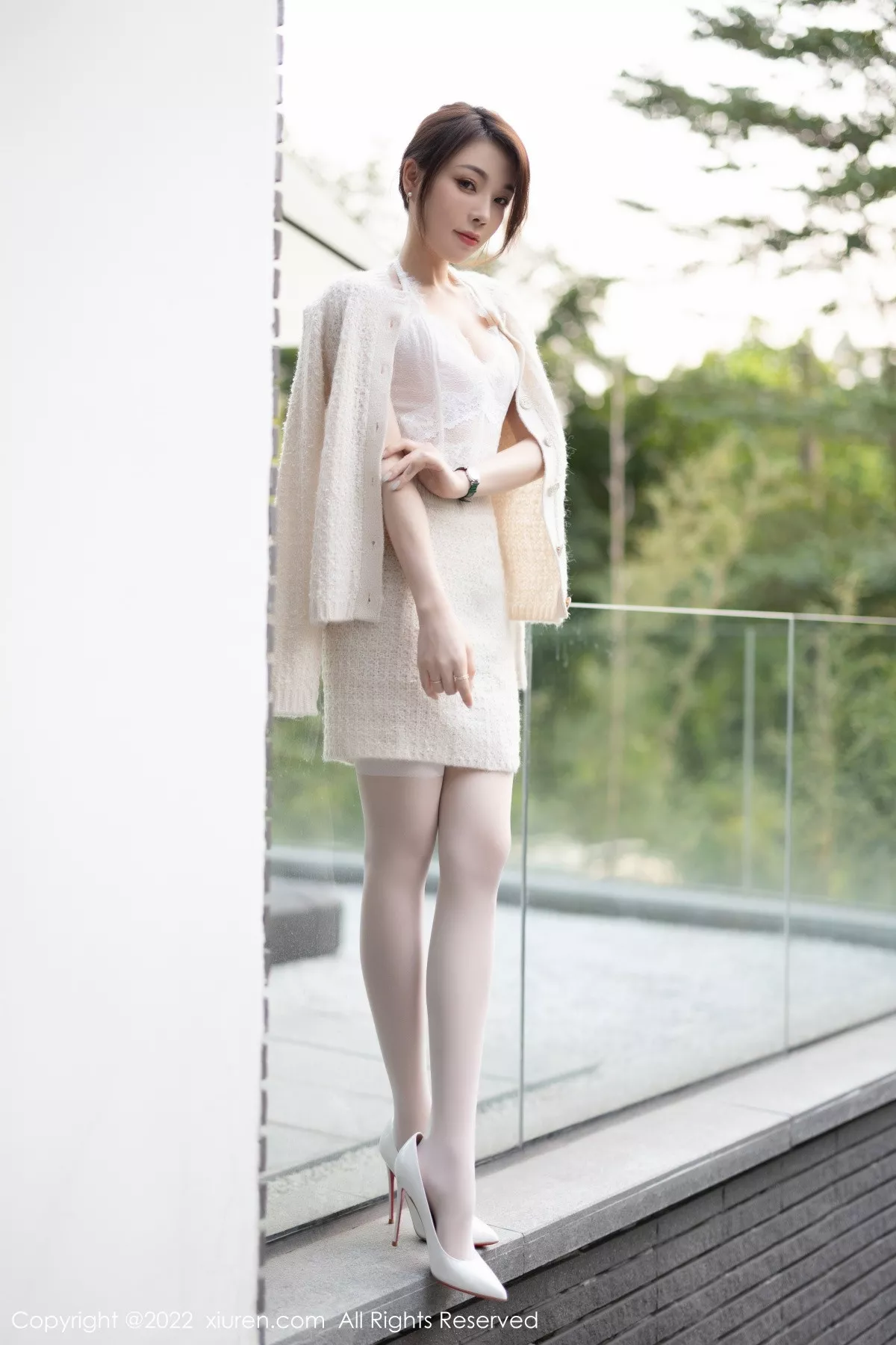 秀人集.com_[XiuRen秀人网]No.5880_女神徐莉芝Booty半脱露性感白色蕾丝内衣配白丝吊袜诱惑写真88P