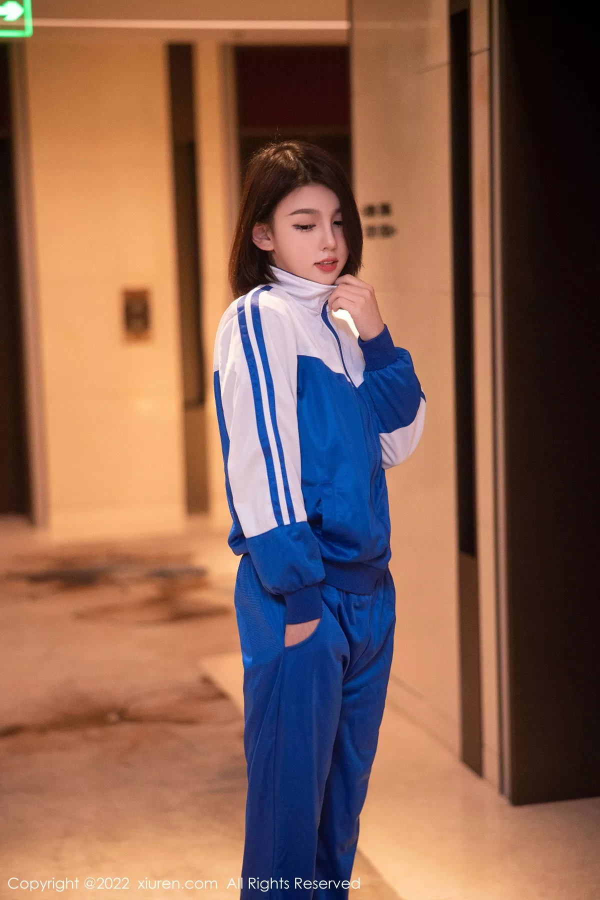 秀人集.com_[XiuRen秀人网]No.5766_模特美羊羊宾馆场景脱运动装露黑色薄纱情趣内衣迷人诱惑写真90P