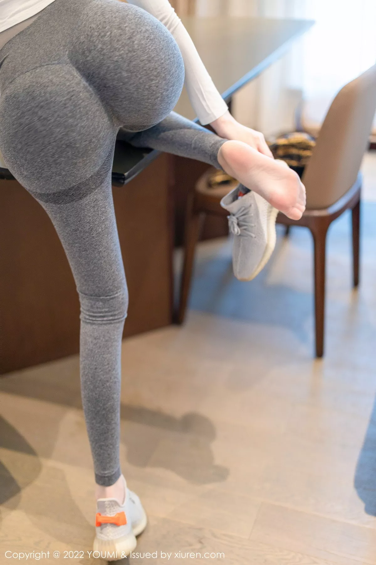 秀人集.com_[YouMi尤蜜荟]Vol.859_模特是小逗逗性感白上衣配紧身运动裤秀曼妙苗条身姿诱惑写真81P