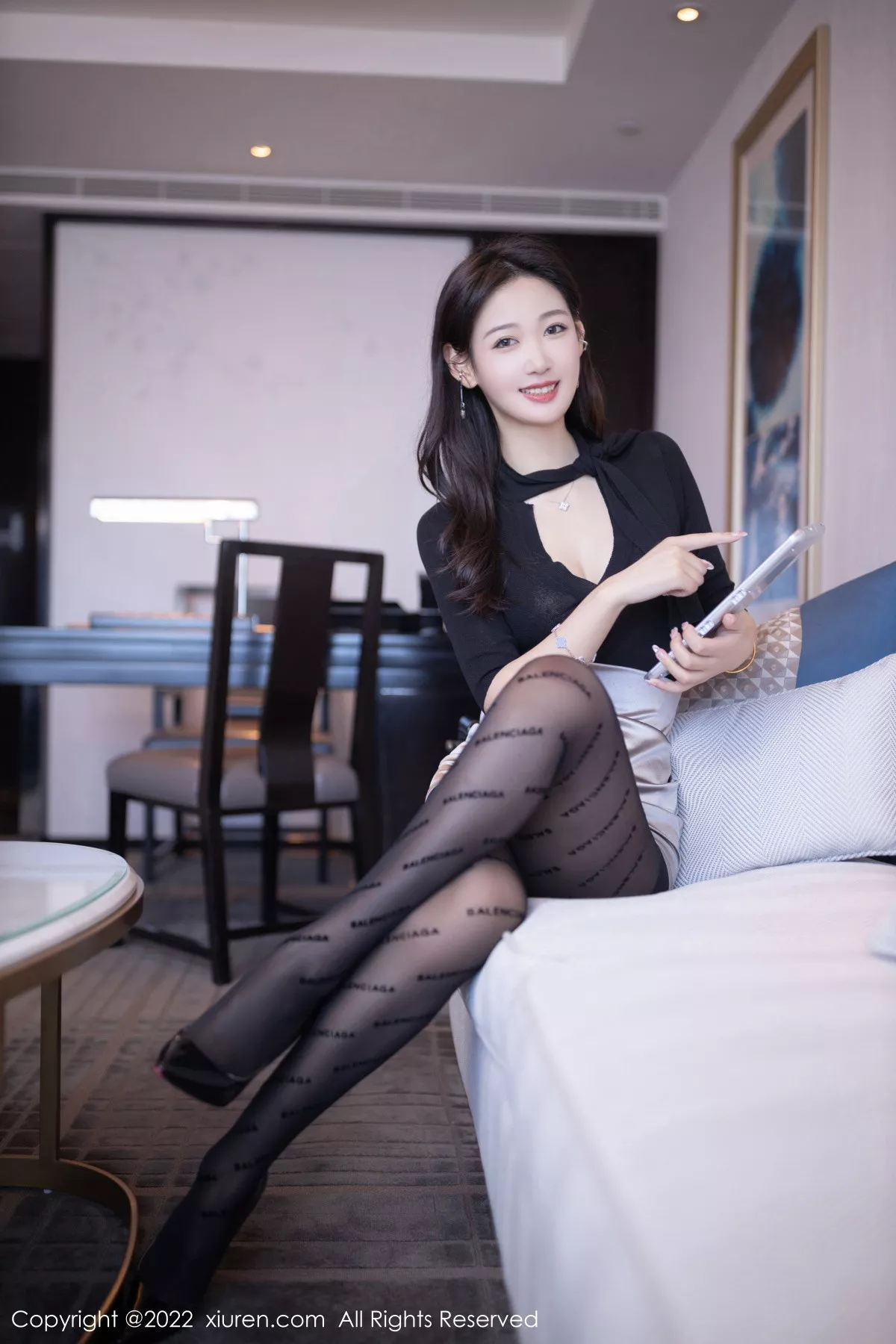 秀人集.com_[XiuRen秀人网]No.5887_模特唐安琪秘书角色黑色收身衣配银色短裙秀曼妙身姿诱惑写真78P