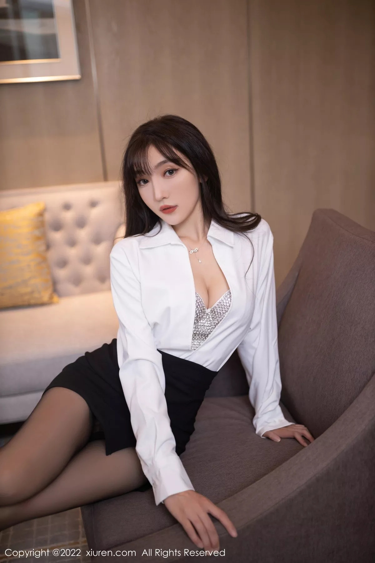 秀人集.com_[XiuRen秀人网]No.5940_模特陆萱萱白色上衣配黑色短裙露性感镶砖内衣迷人诱惑写真78P