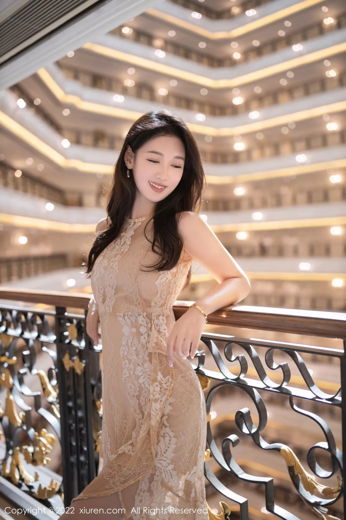 秀人集.com_[XiuRen秀人网]No.5954_模特唐安琪性感金色蕾丝礼裙配开档肉丝秀曼妙身姿诱惑写真80P