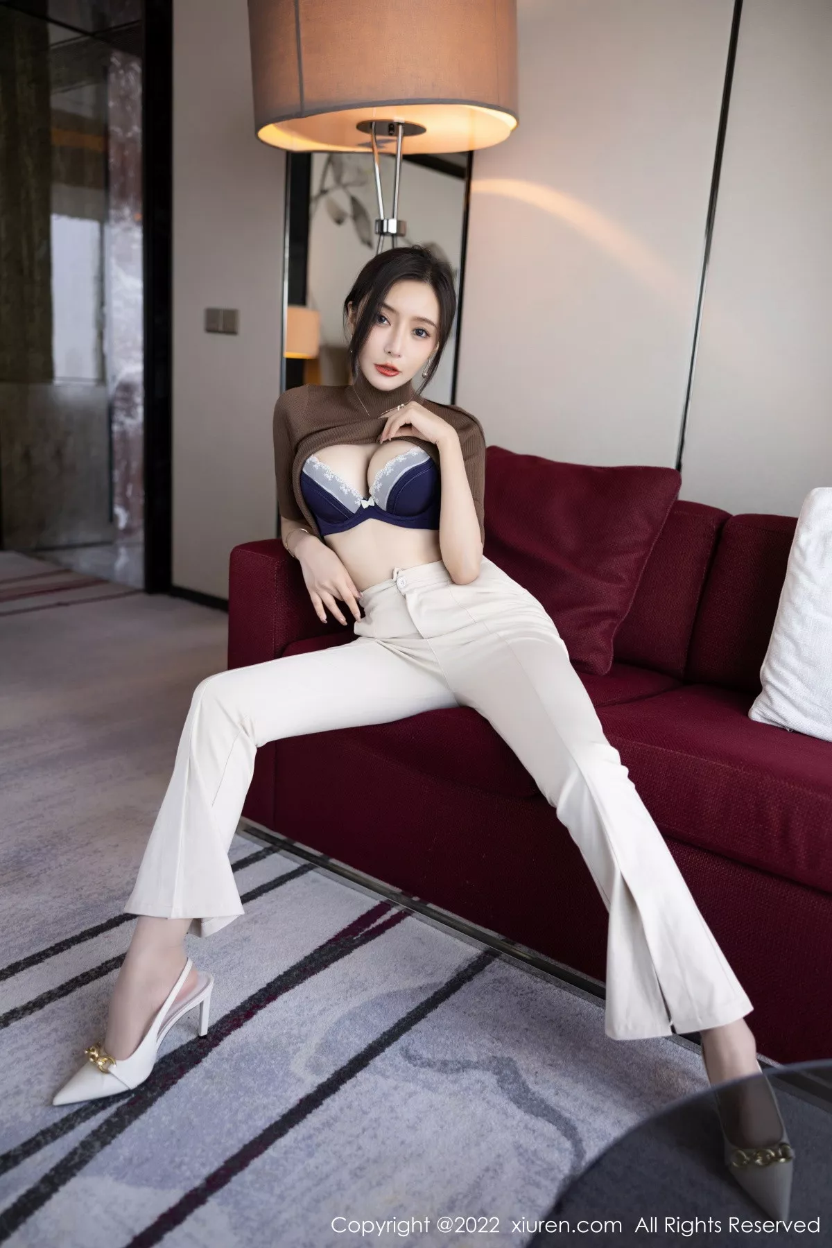 秀人集.com_[XiuRen秀人网]No.5978_女神王馨瑶yanni私房半脱露性感蓝色内衣配超薄无内肉丝诱惑写真81P