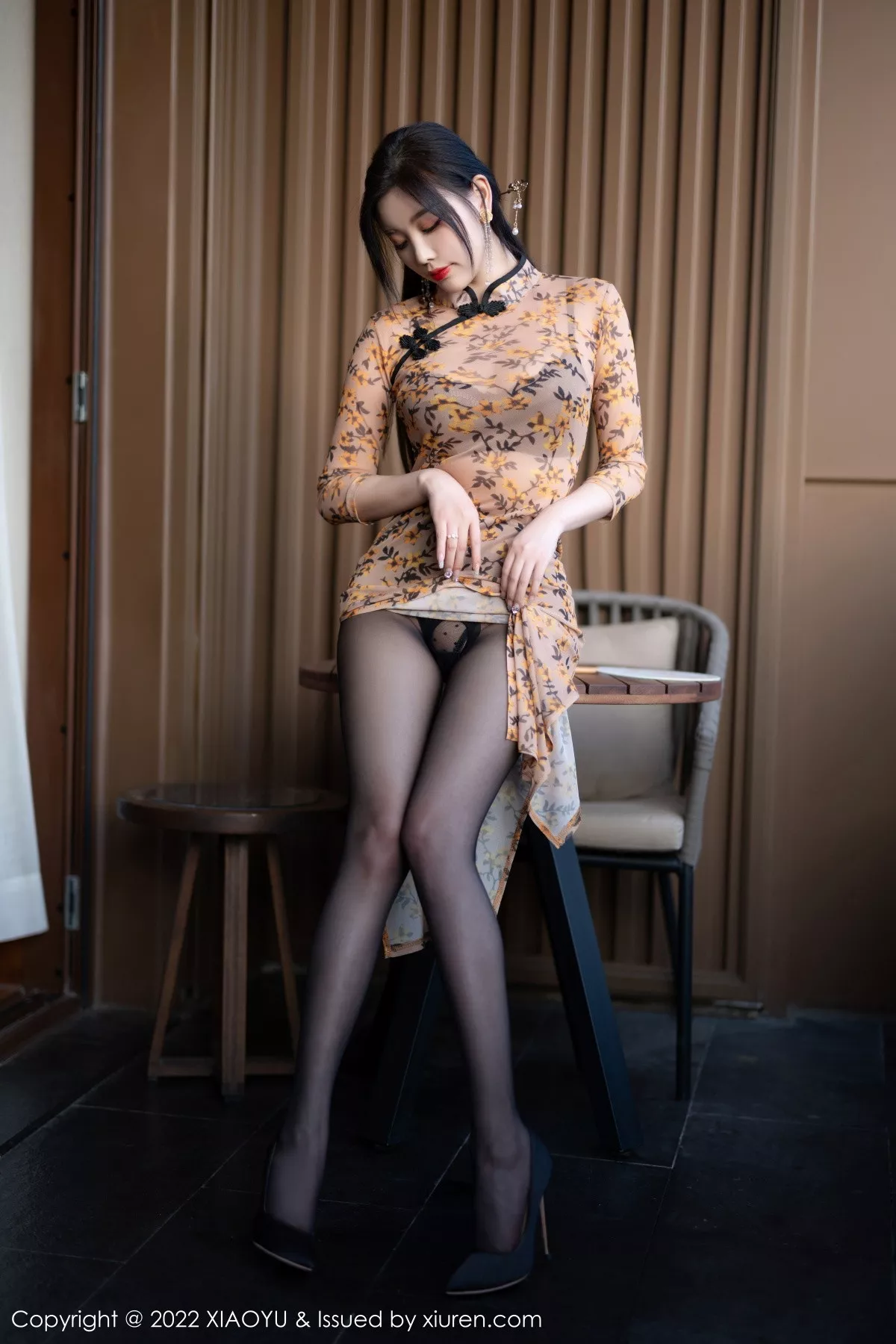 秀人集.com_[XiaoYu画语界]Vol.927_女神杨晨晨Yome脱轻透旗袍露黑色蕾丝内衣配开档黑丝诱惑写真88P