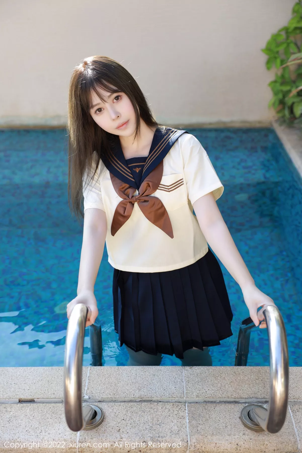 秀人集.com_[XiuRen秀人网]No.6021_女神Evelyn艾莉南京旅拍户外性感白色水手服秀完美身材诱惑写真66P