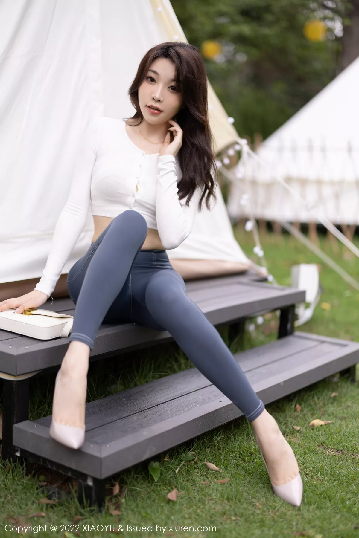 秀人集.com_[XiaoYu画语界]Vol.911_模特徐莉芝Booty白色收身衣配简约长裤+白色情趣内衣诱惑写真84P