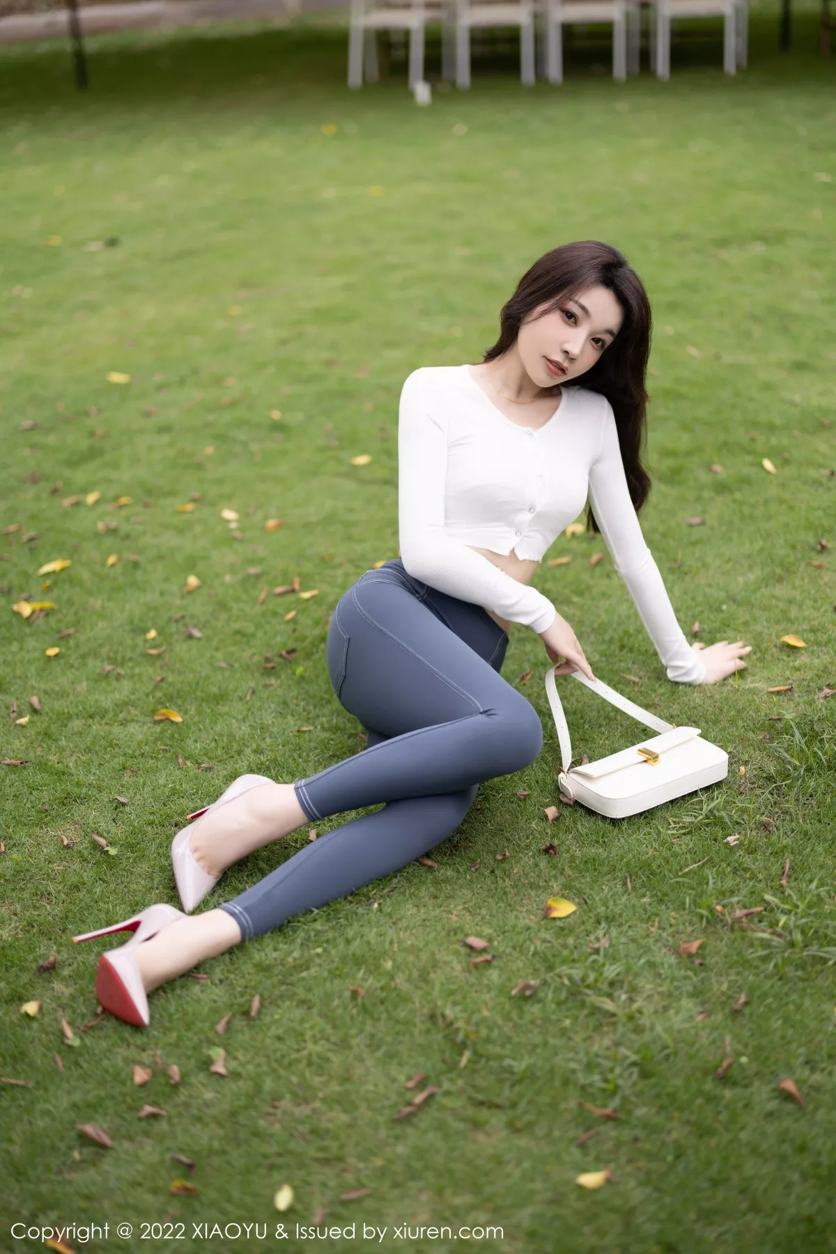 秀人集.com_[XiaoYu画语界]Vol.911_模特徐莉芝Booty白色收身衣配简约长裤+白色情趣内衣诱惑写真84P