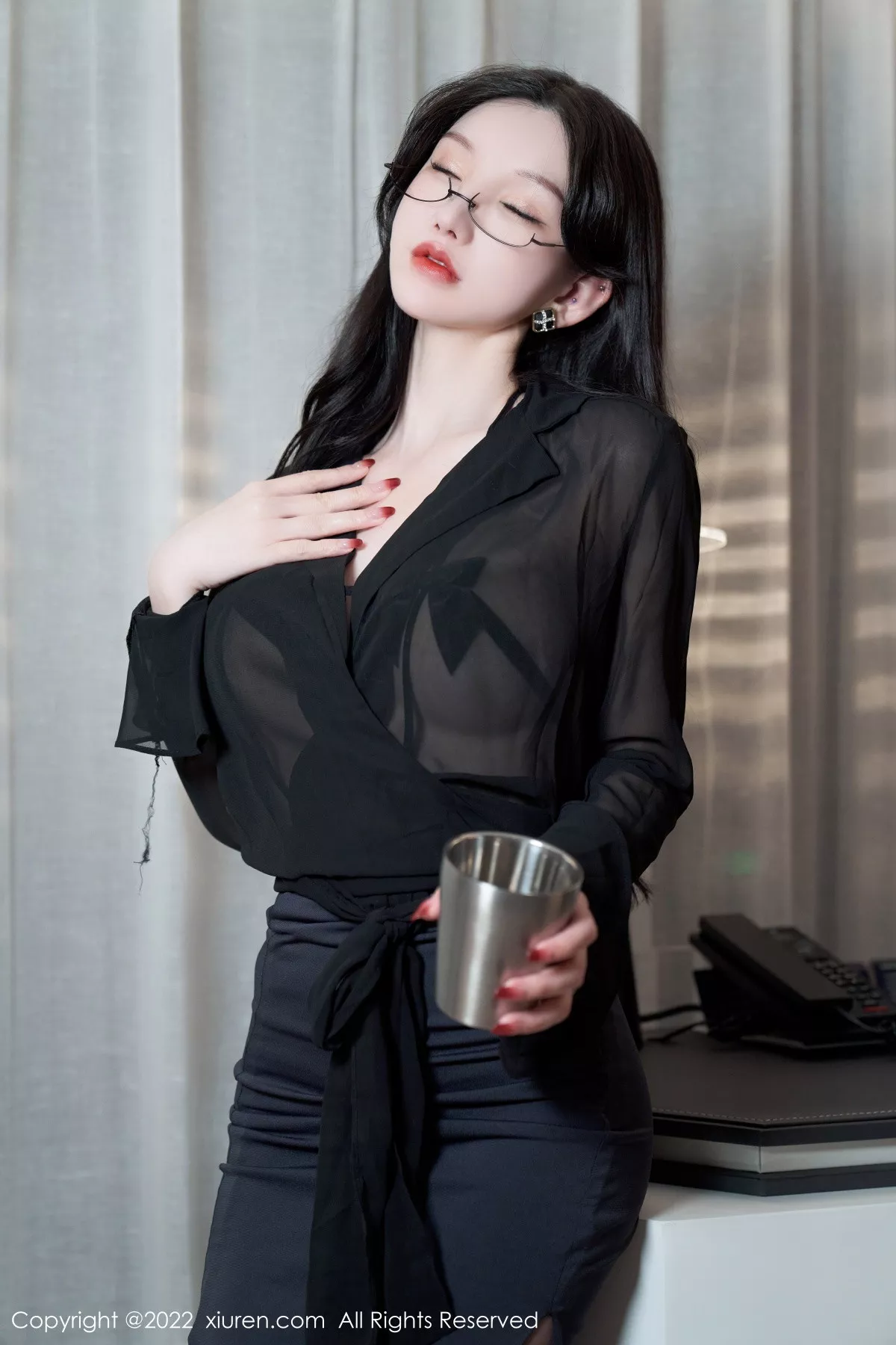 秀人集.com_[XiuRen秀人网]No.5914_女神周于希Sally黑色薄纱衣配超薄黑丝半脱秀火辣身材诱惑写真97P