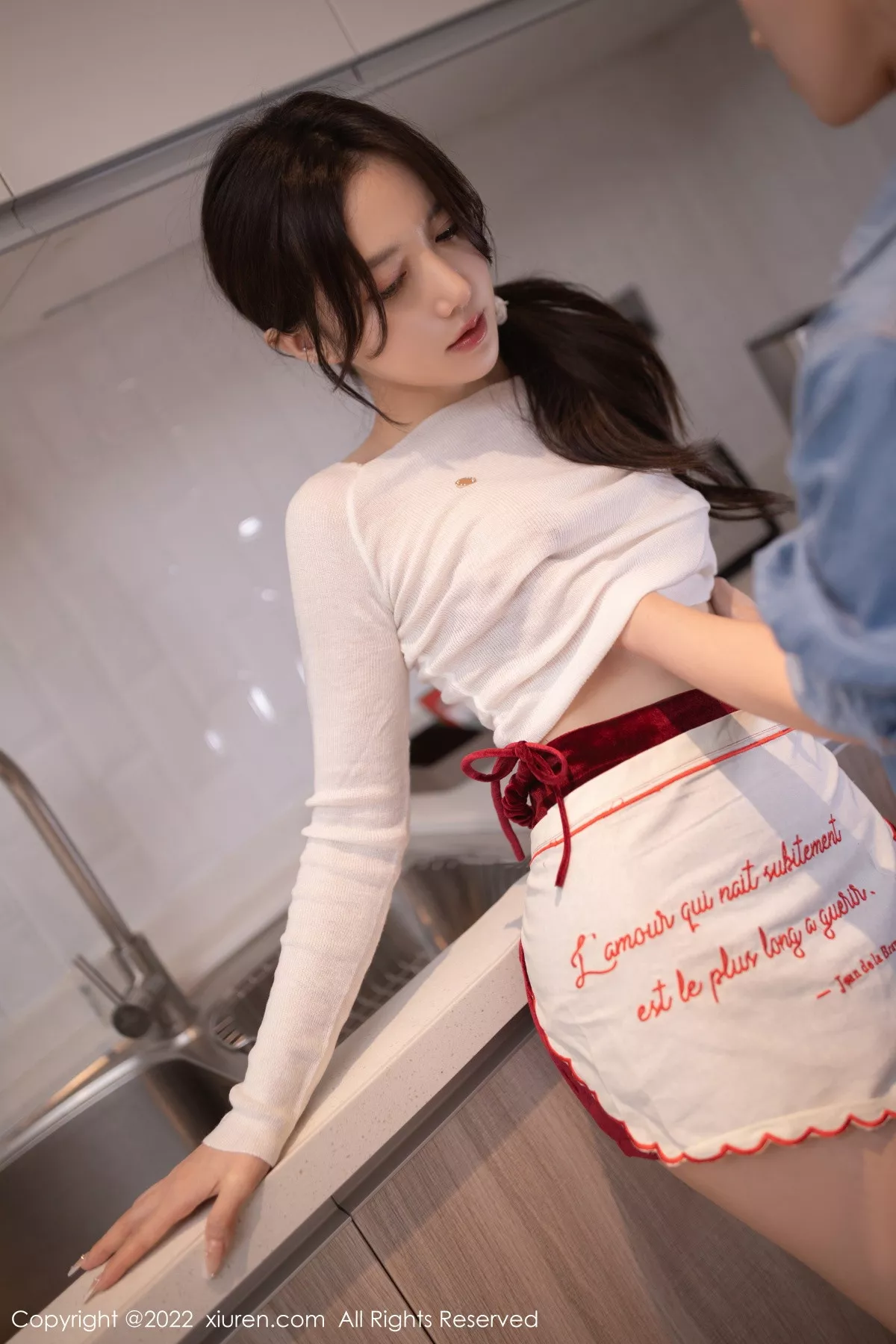 秀人集.com_[XiuRen秀人网]No.5913_模特鱼子酱Fish白色轻透上衣配性感红短裙露蕾丝内衣诱惑写真80P
