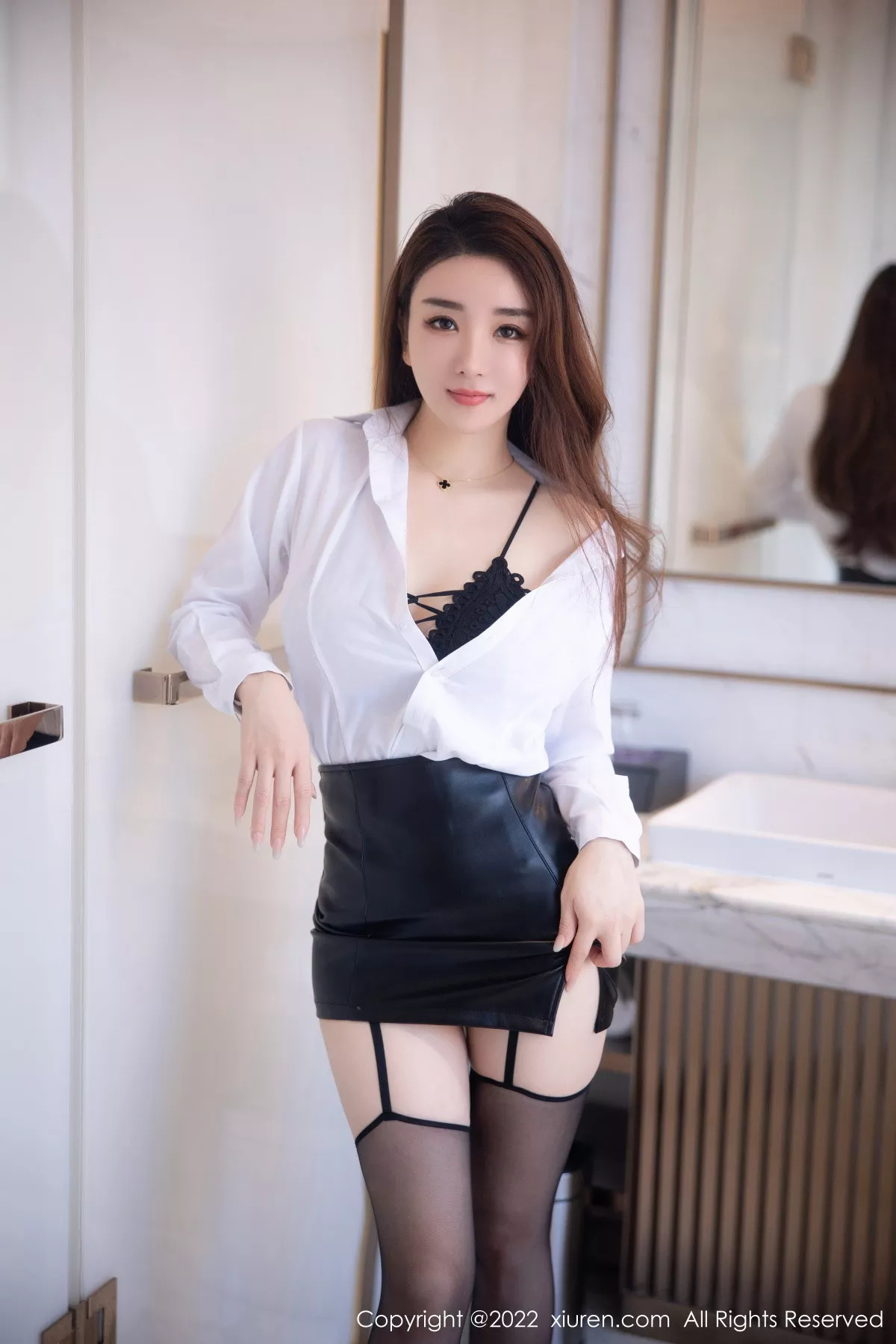 秀人集.com_[XiuRen秀人网]No.5916_模特雨儿1494性感白T配黑皮短裙露黑色内衣黑丝吊裙魅惑写真74P