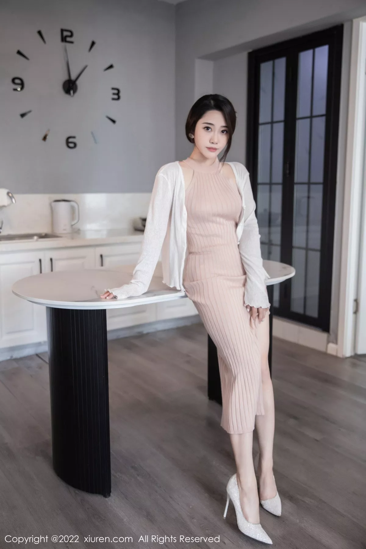 秀人集.com_[XiuRen秀人网]No.6066_模特严利娅Yuliya性感粉色开叉连衣长裙秀白嫩美腿撩人诱惑写真55P