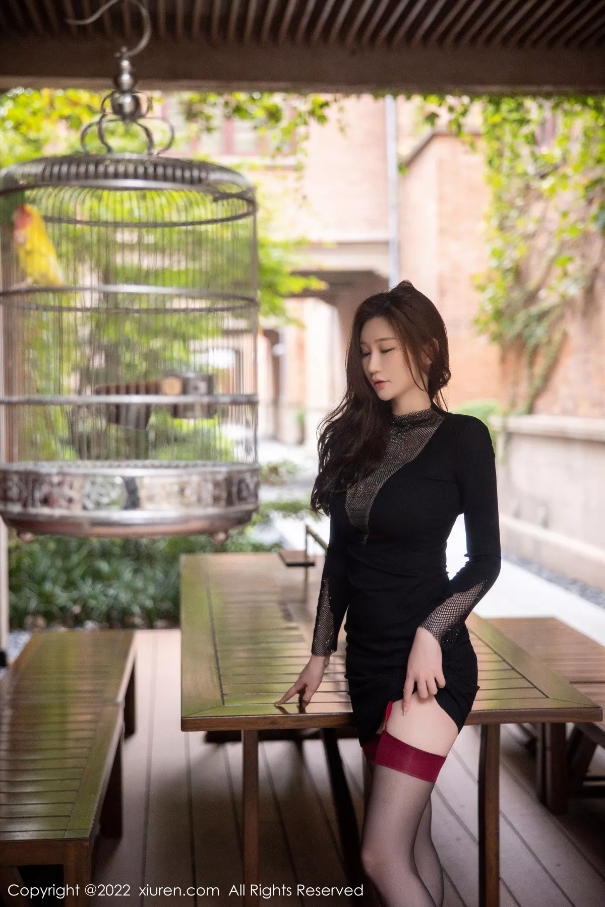 秀人集.com_[XiuRen秀人网]No.6069_模特顾乔楠Cora性感黑色收身连衣短裙半脱露黑色内衣诱惑写真87P