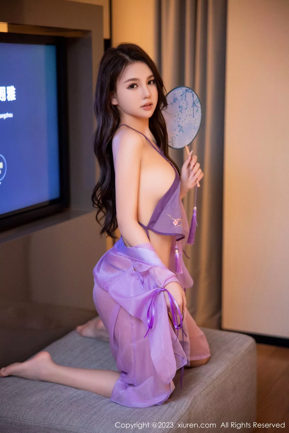 秀人集.com_[XiuRen秀人网]No.6077_模特美羊羊性感紫色古装服饰半脱露丁字裤秀翘臀美腿诱惑写真83P