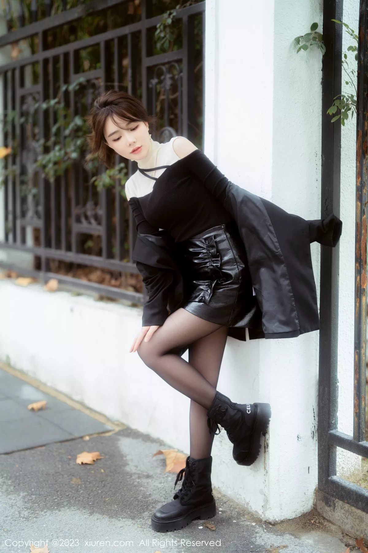 秀人集.com_[XiuRen秀人网]No.6080_模特婠婠么性感黑上衣配黑皮短裙露超薄无内黑丝撩人诱惑写真79P