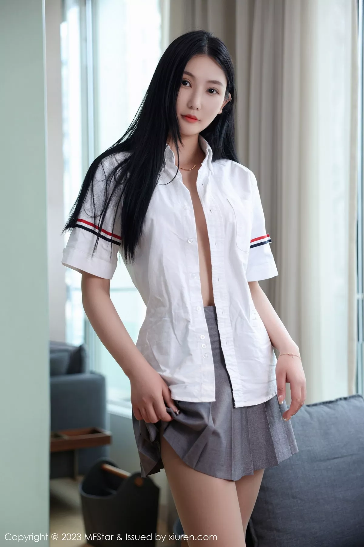 秀人集.com_[MFStar模范学院]Vol.578_模特Ai西西里性感简约白T配灰短裙露白色蕾丝内衣撩人诱惑写真62P