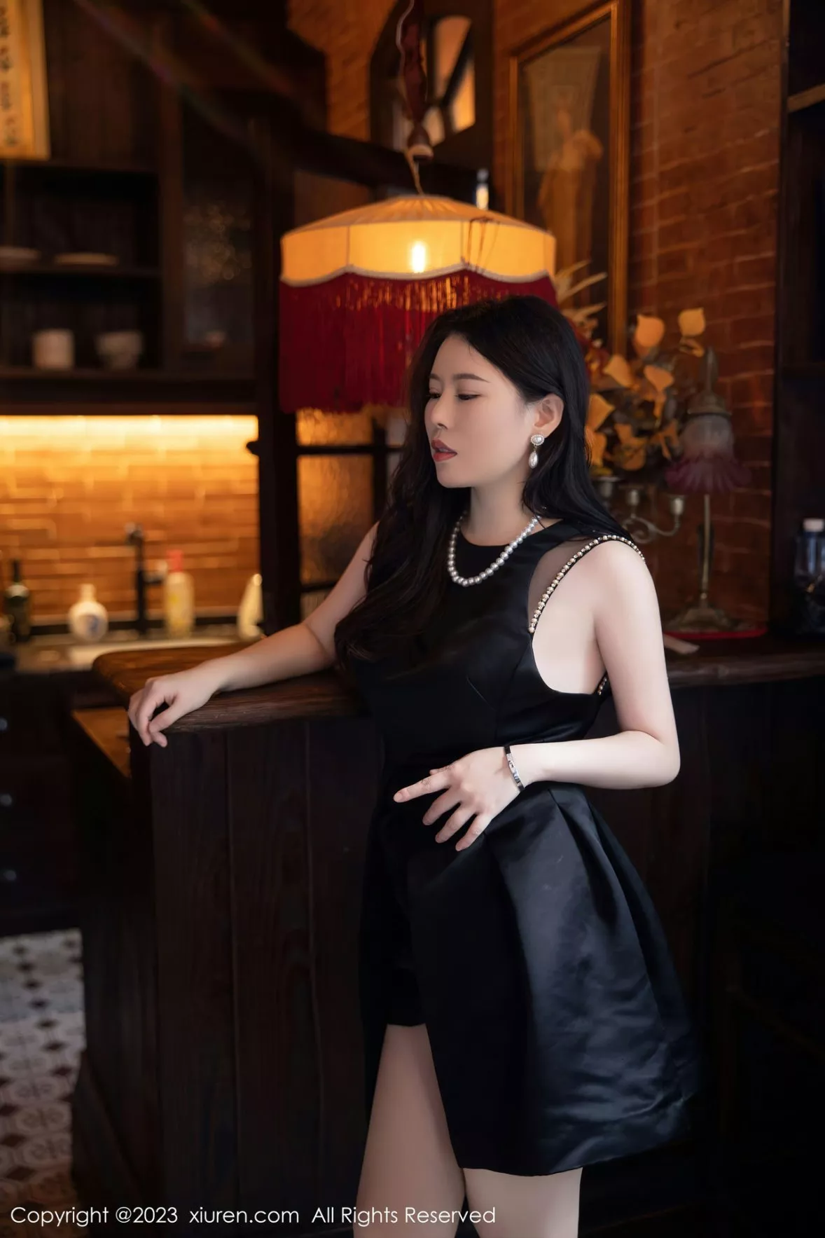 秀人集.com_[XiuRen秀人网]No.6089_模特白茹雪半脱连衣裙露性感红色蕾丝内衣秀丰腴身材诱惑写真72P