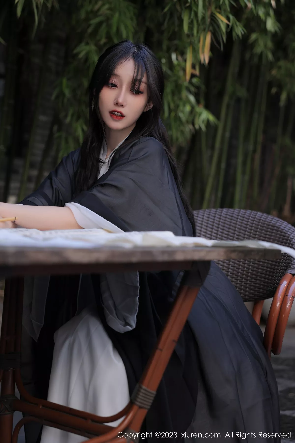 秀人集.com_[XiuRen秀人网]No.6094_模特玥儿玥er海南旅拍脱白色古装服饰露性感内衣撩人诱惑写真55P