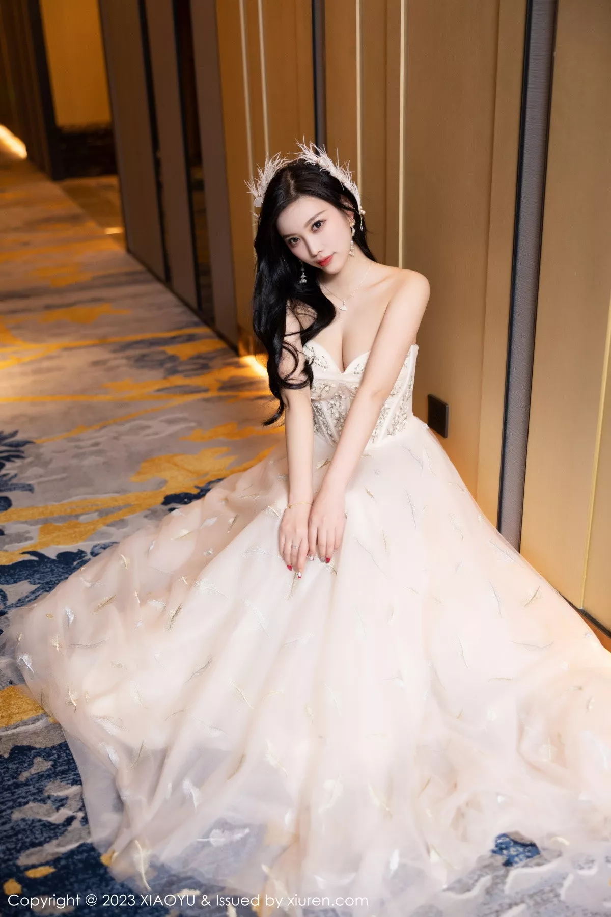 秀人集.com_[XiaoYu画语界]Vol.941_女神杨晨晨Yome生日主题脱连衣长裙露火辣身材极致诱惑写真120P