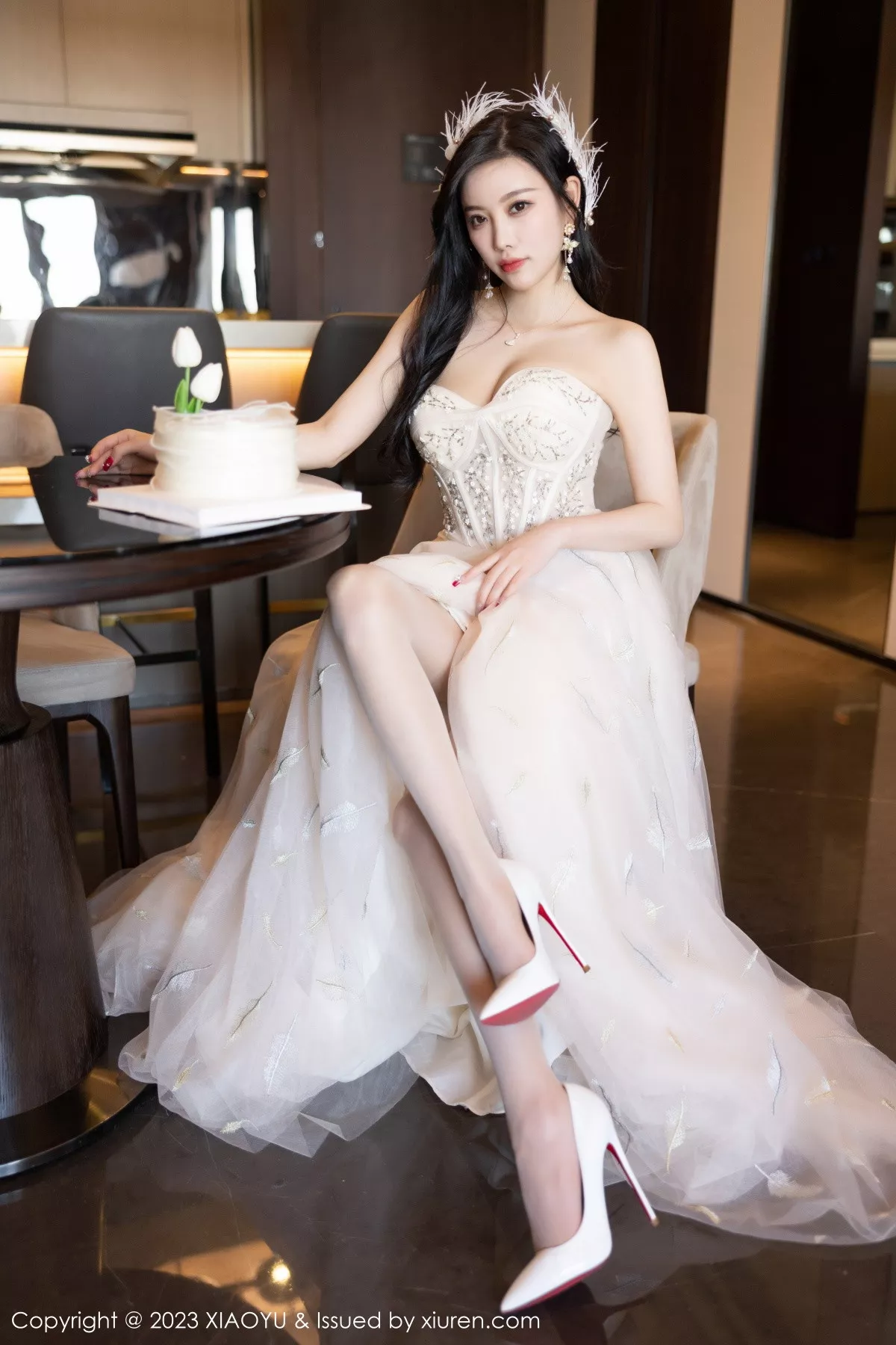 秀人集.com_[XiaoYu画语界]Vol.941_女神杨晨晨Yome生日主题脱连衣长裙露火辣身材极致诱惑写真120P