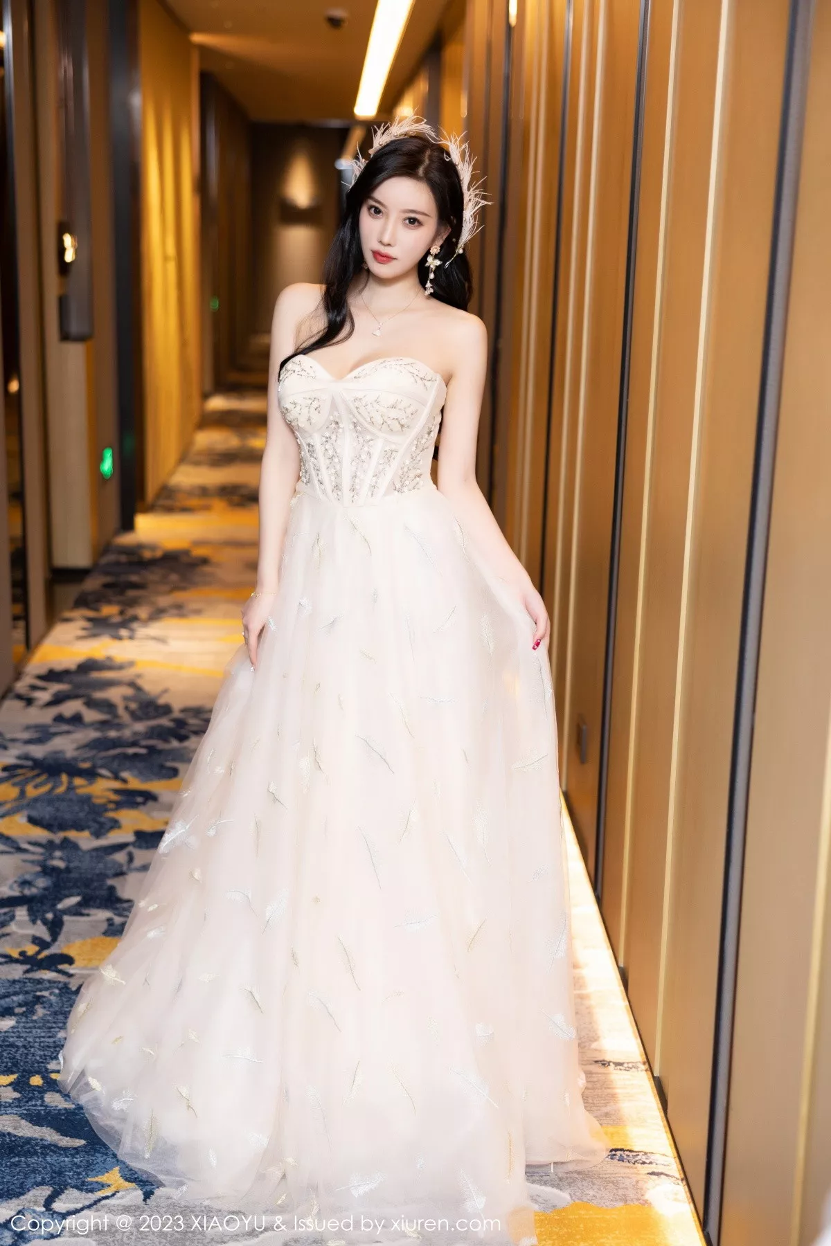 秀人集.com_[XiaoYu画语界]Vol.941_女神杨晨晨Yome生日主题脱连衣长裙露火辣身材极致诱惑写真120P