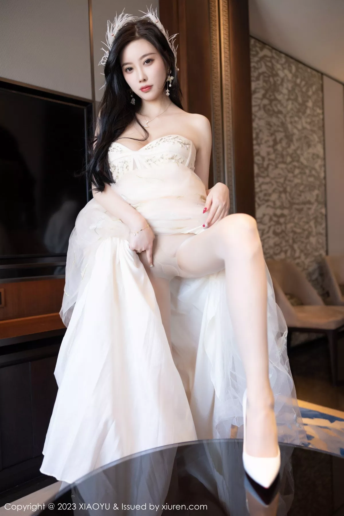 秀人集.com_[XiaoYu画语界]Vol.941_女神杨晨晨Yome生日主题脱连衣长裙露火辣身材极致诱惑写真120P