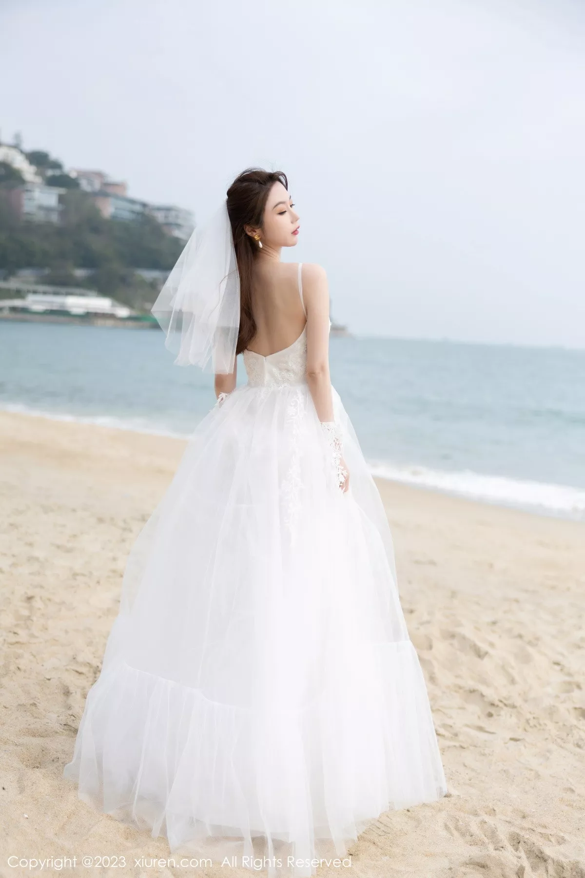 秀人集.com_[XiuRen秀人网]No.6120_模特梦心玥性感白色婚纱服饰配白丝袜秀高挑身姿迷人诱惑写真87P