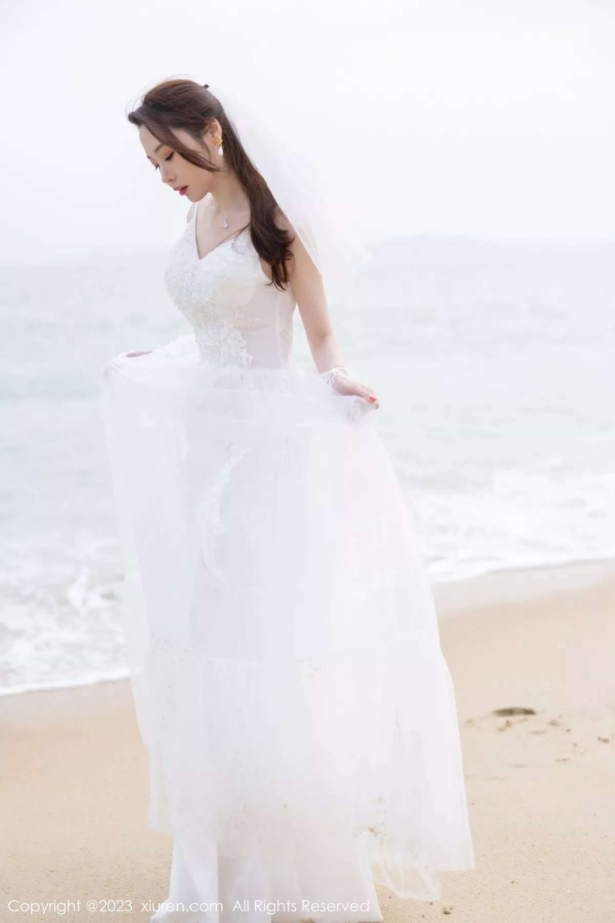 秀人集.com_[XiuRen秀人网]No.6120_模特梦心玥性感白色婚纱服饰配白丝袜秀高挑身姿迷人诱惑写真87P