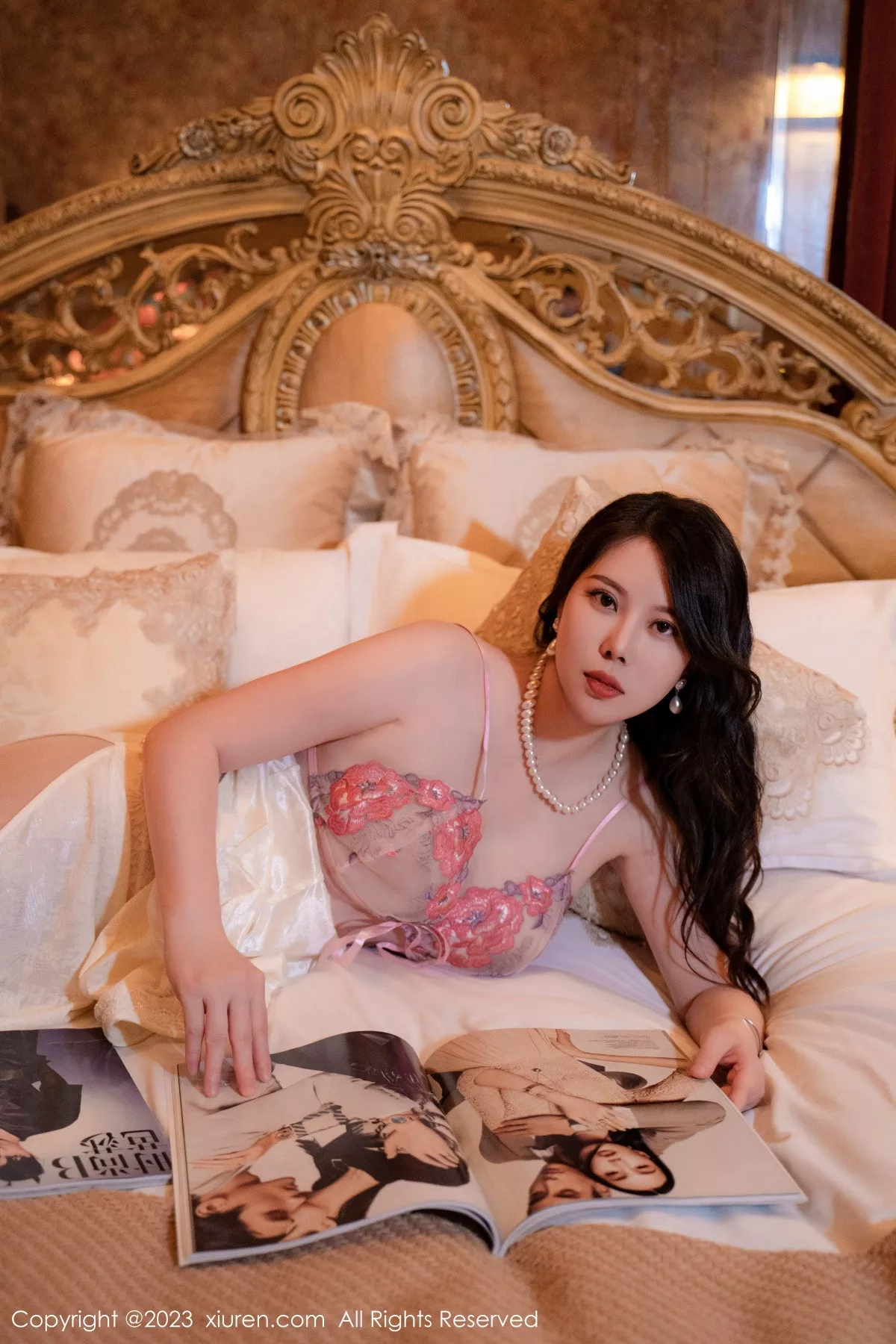 秀人集.com_[XiuRen秀人网]No.6123_模特白茹雪脱性感白色旗袍露花色轻透内衣秀丰满身材诱惑写真60P