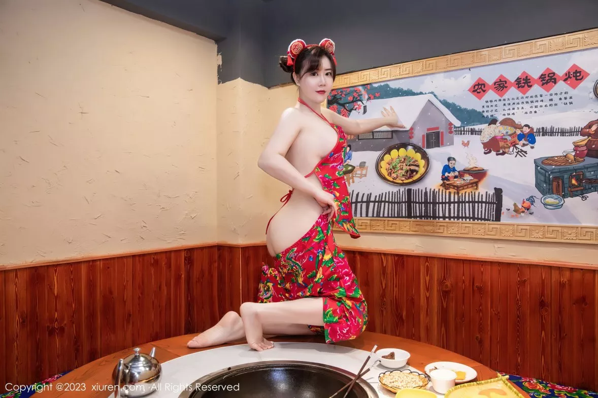 秀人集.com_[XiuRen秀人网]No.6121_模特王婉悠Queen餐桌场景东北大花布布兜秀惹火身材诱惑写真51P