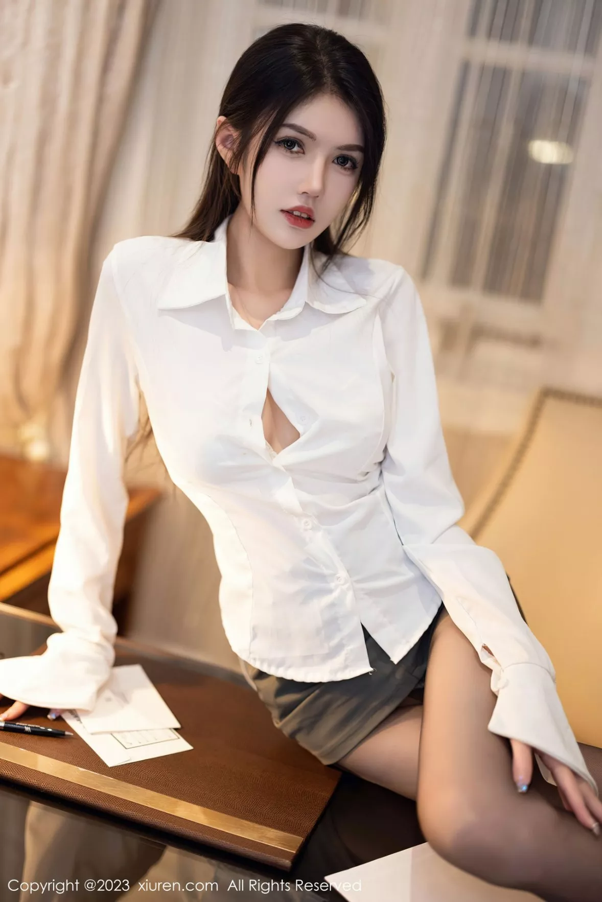 秀人集.com_[XiuRen秀人网]No.6125_模特媛媛酱性感白T配黑短裙露白色蕾丝内衣超薄黑丝诱惑写真84P