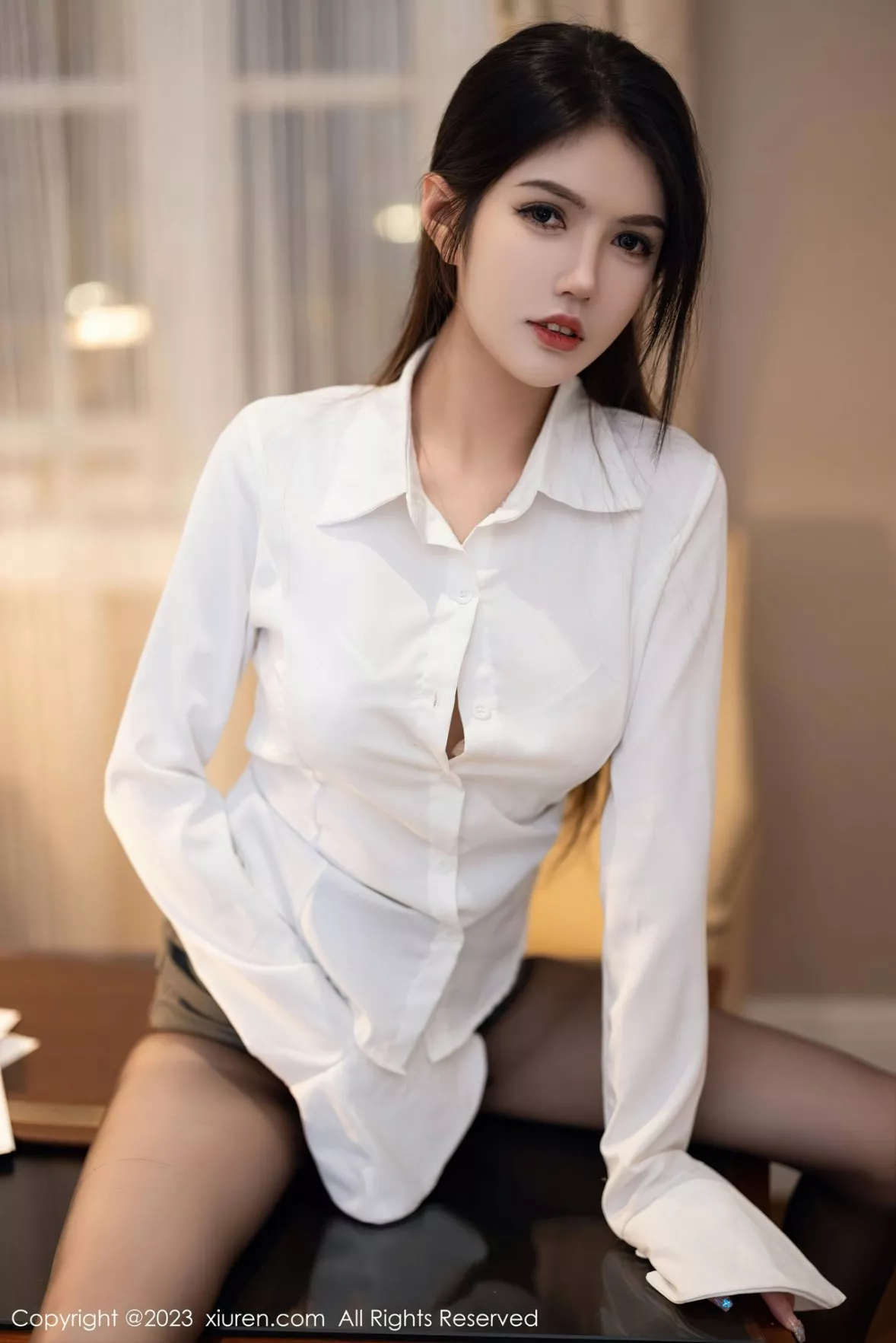 秀人集.com_[XiuRen秀人网]No.6125_模特媛媛酱性感白T配黑短裙露白色蕾丝内衣超薄黑丝诱惑写真84P