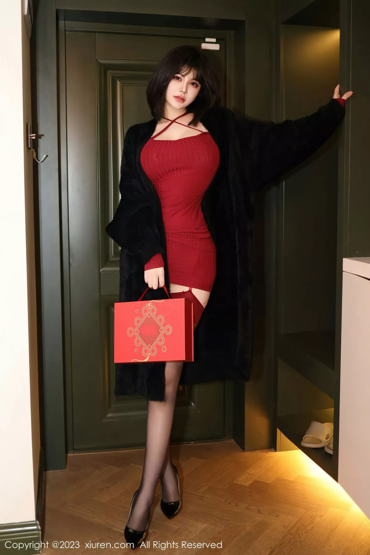 秀人集.com_[XiuRen秀人网]No.6144_模特桃桃子红色收身连衣短露黑色蕾丝内衣秀曼妙身姿诱惑写真81P