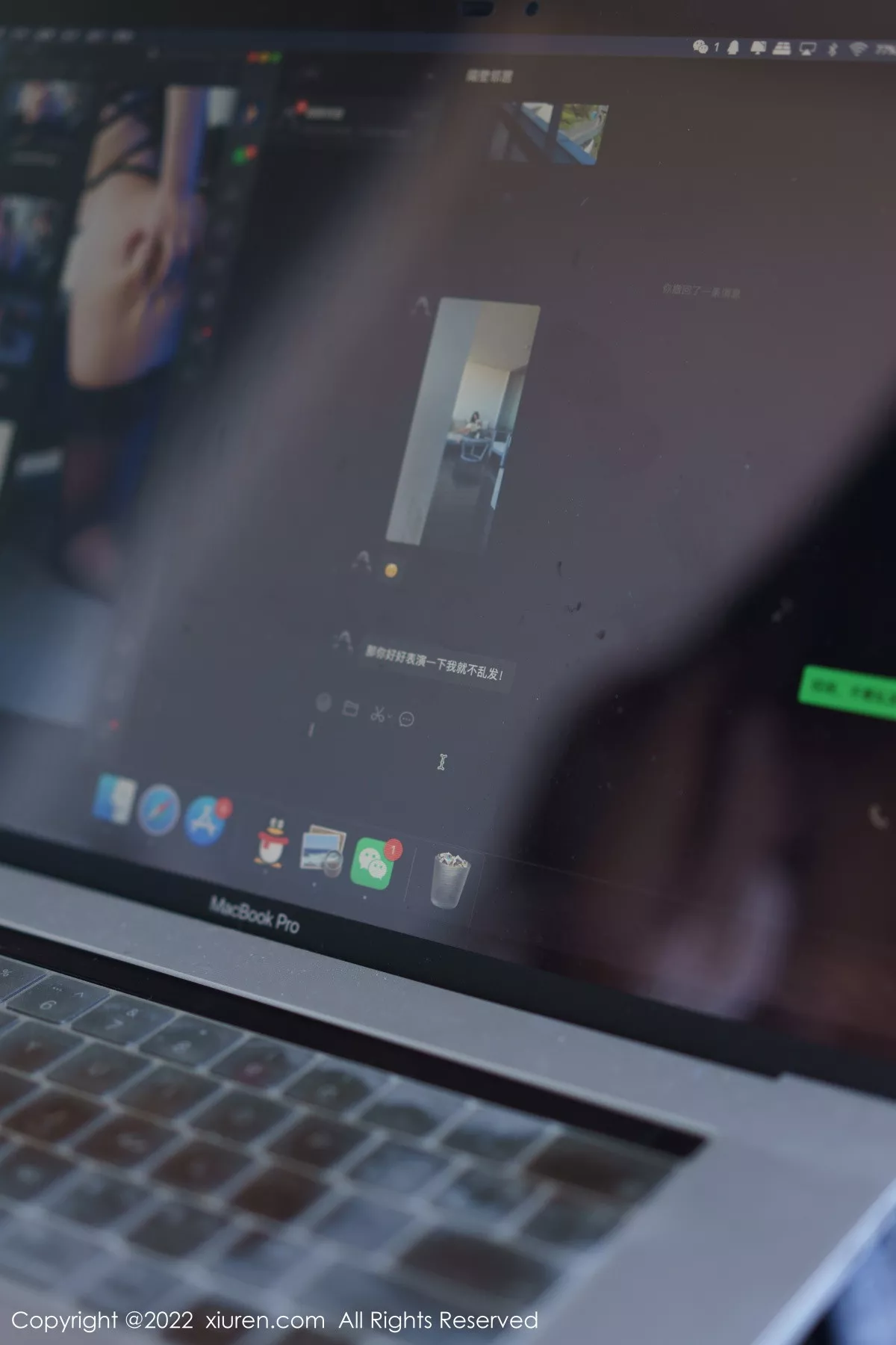 秀人集.com_[XiuRen秀人网]No.6032_模特Laura阿姣性感白色露肩连衣短裙秀曼妙身姿甜美迷人写真92P