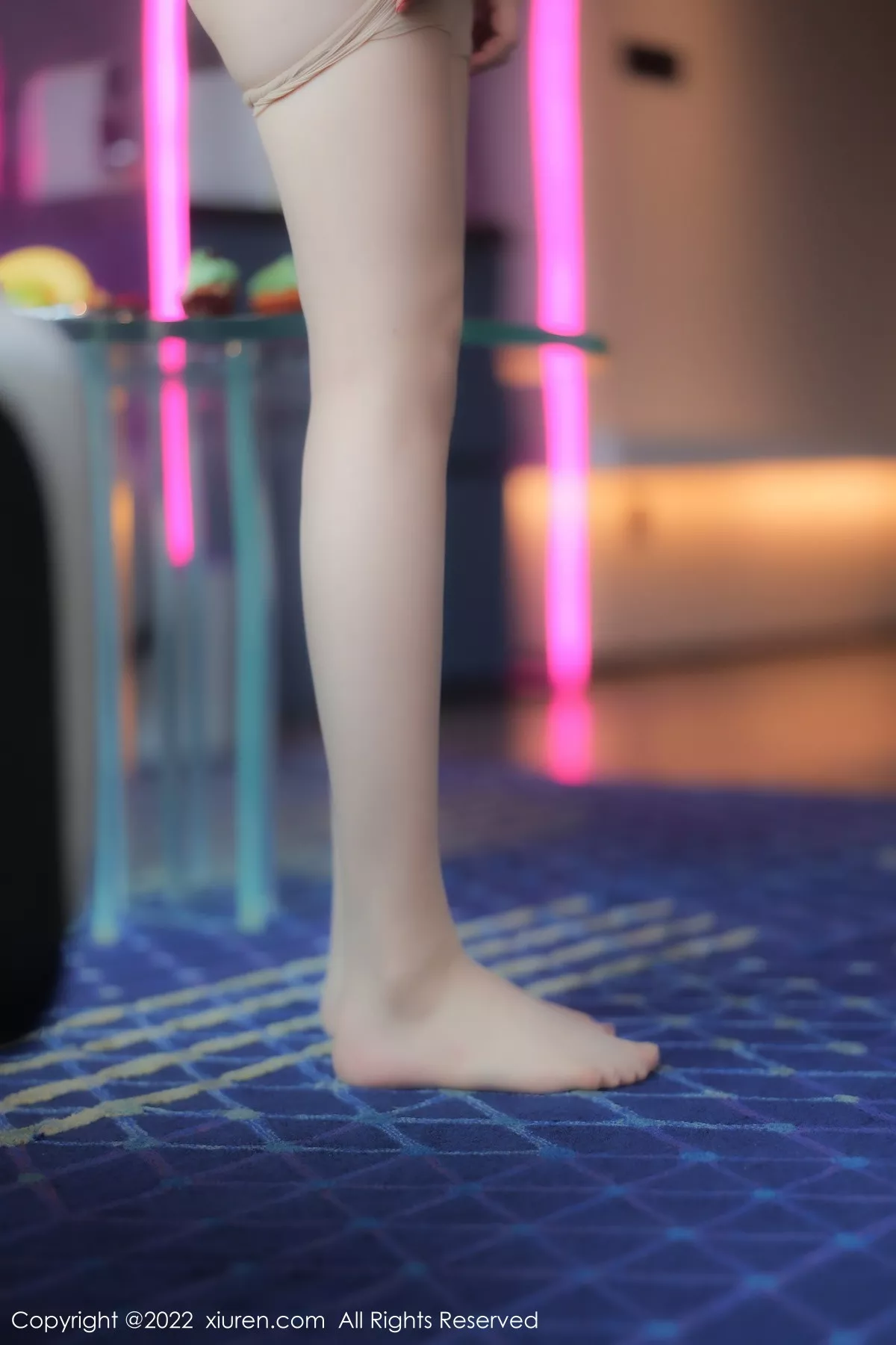 秀人集.com_[XiuRen秀人网]No.6035_模特豆瓣酱白色轻透收身衣配牛仔短裤露黑色蕾丝内衣诱惑写真86P