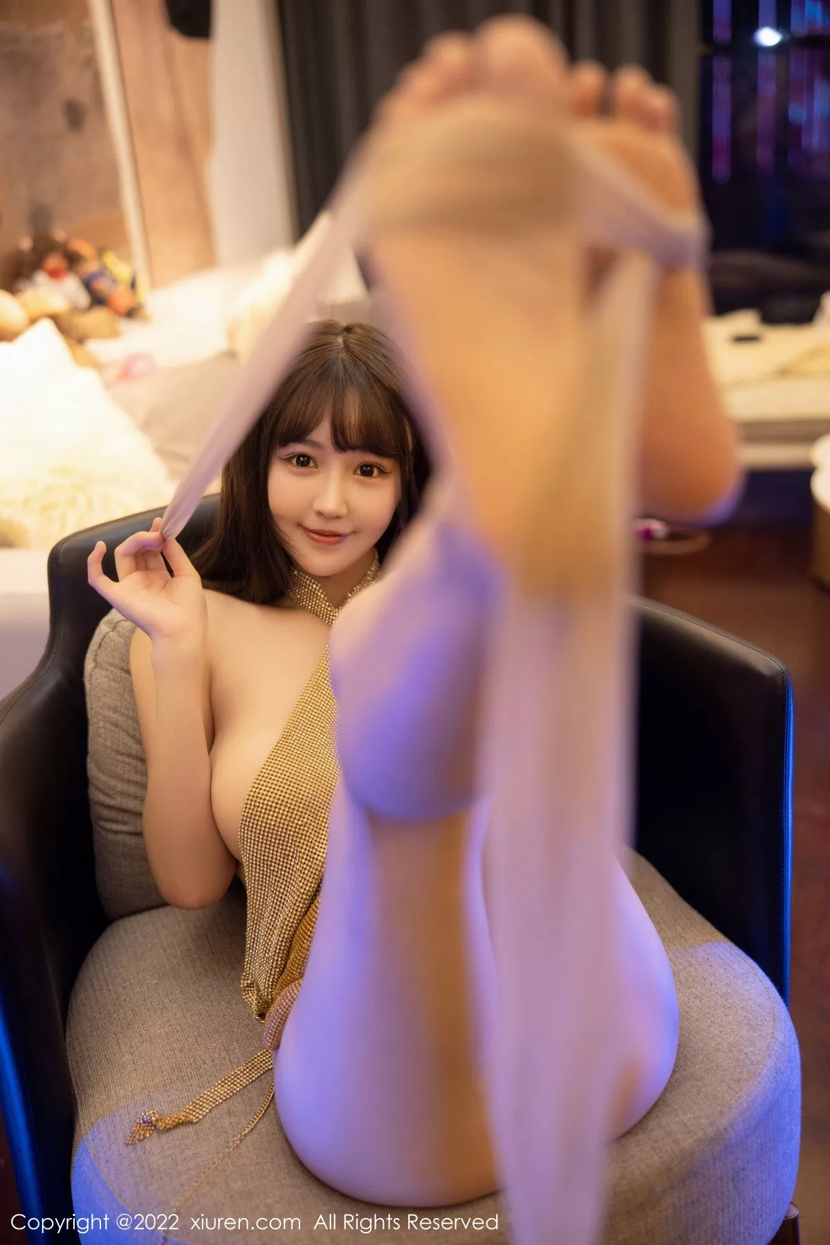 秀人集.com_[XiuRen秀人网]No.6044_女神朱可儿Flora大理旅拍金色闪亮连衣短裙秀丰满身材诱惑写真74P