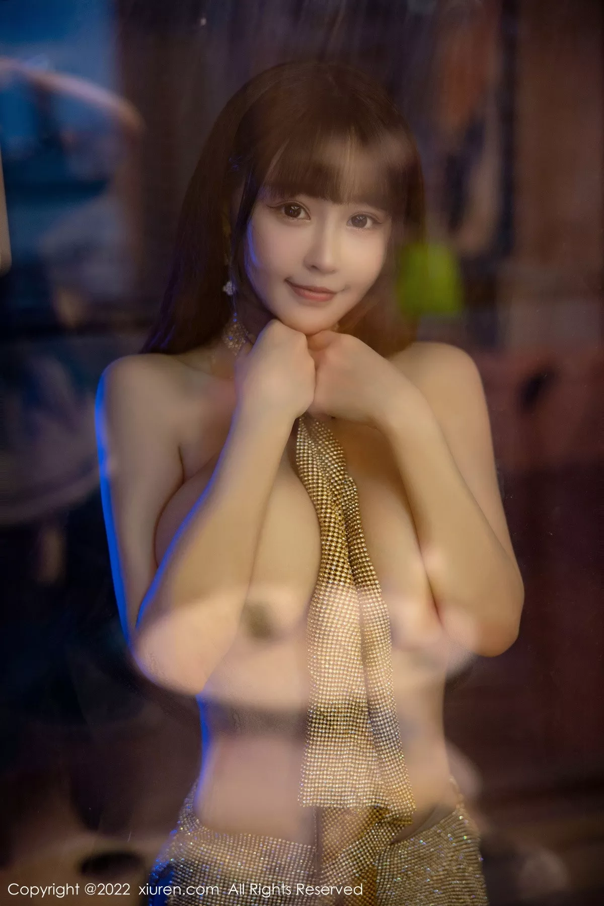 秀人集.com_[XiuRen秀人网]No.6044_女神朱可儿Flora大理旅拍金色闪亮连衣短裙秀丰满身材诱惑写真74P