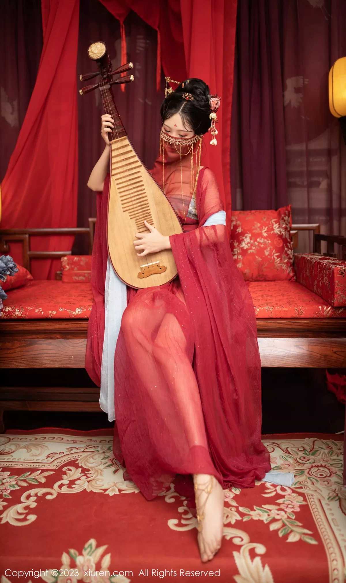 秀人集.com_[XiuRen秀人网]No.6154_模特利世歌姬角色扮演性感红色古装服低胸秀完美身材诱惑写真71P