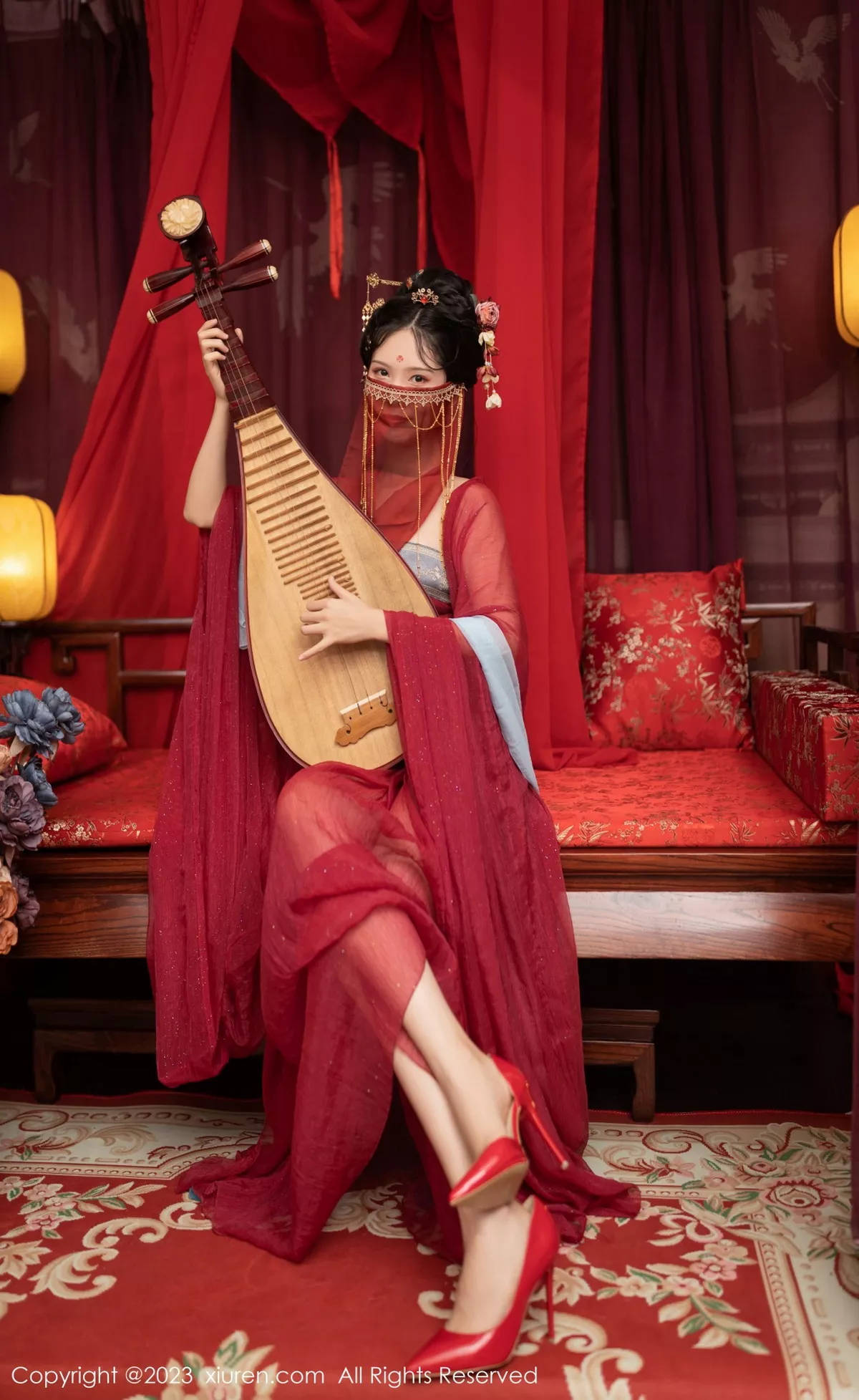 秀人集.com_[XiuRen秀人网]No.6154_模特利世歌姬角色扮演性感红色古装服低胸秀完美身材诱惑写真71P