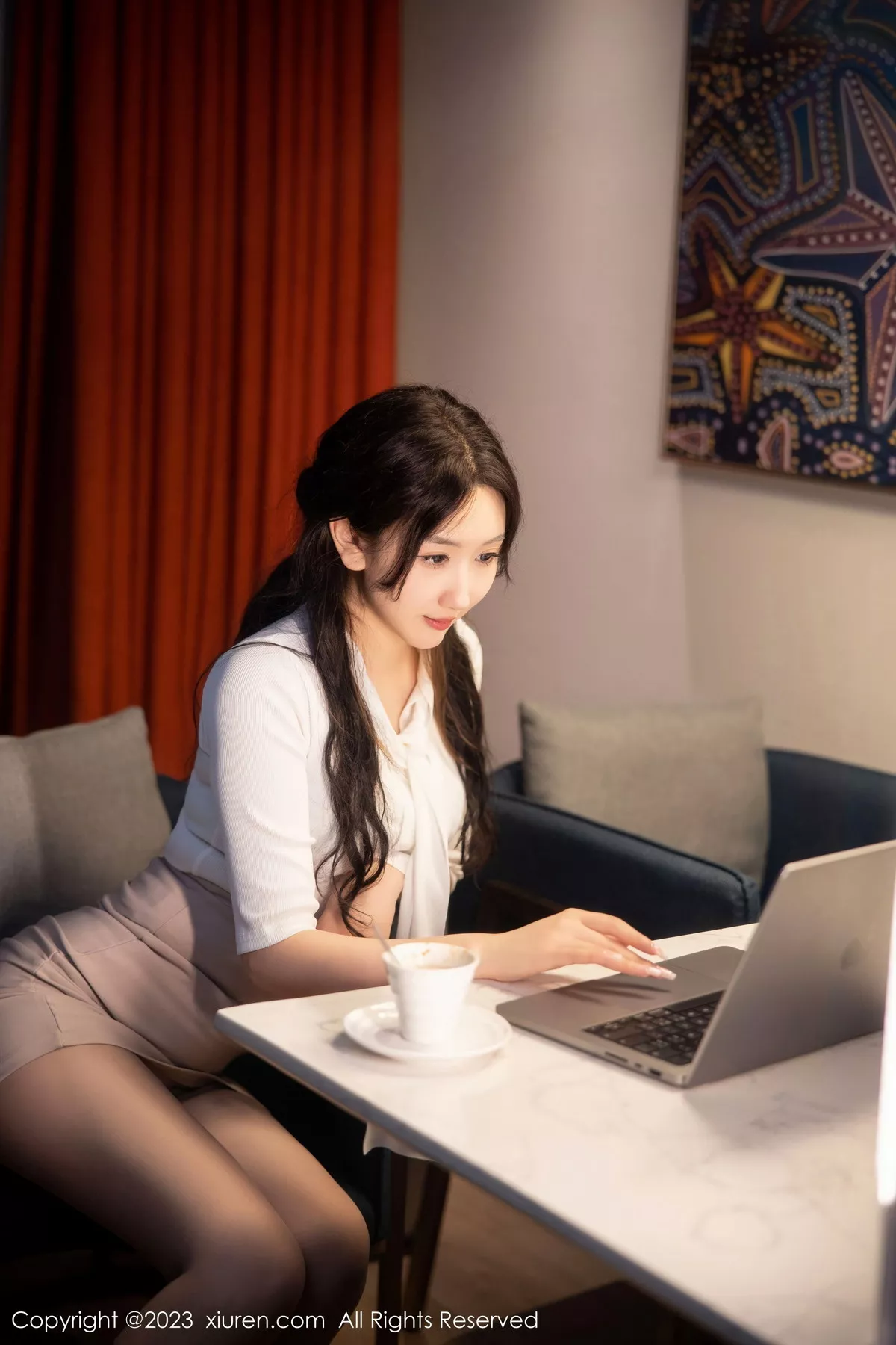 秀人集.com_[XiuRen秀人网]No.6207_模特江真真白色Ol职业装露淡蓝色蕾丝内衣秀丰腴身姿迷人写真110P