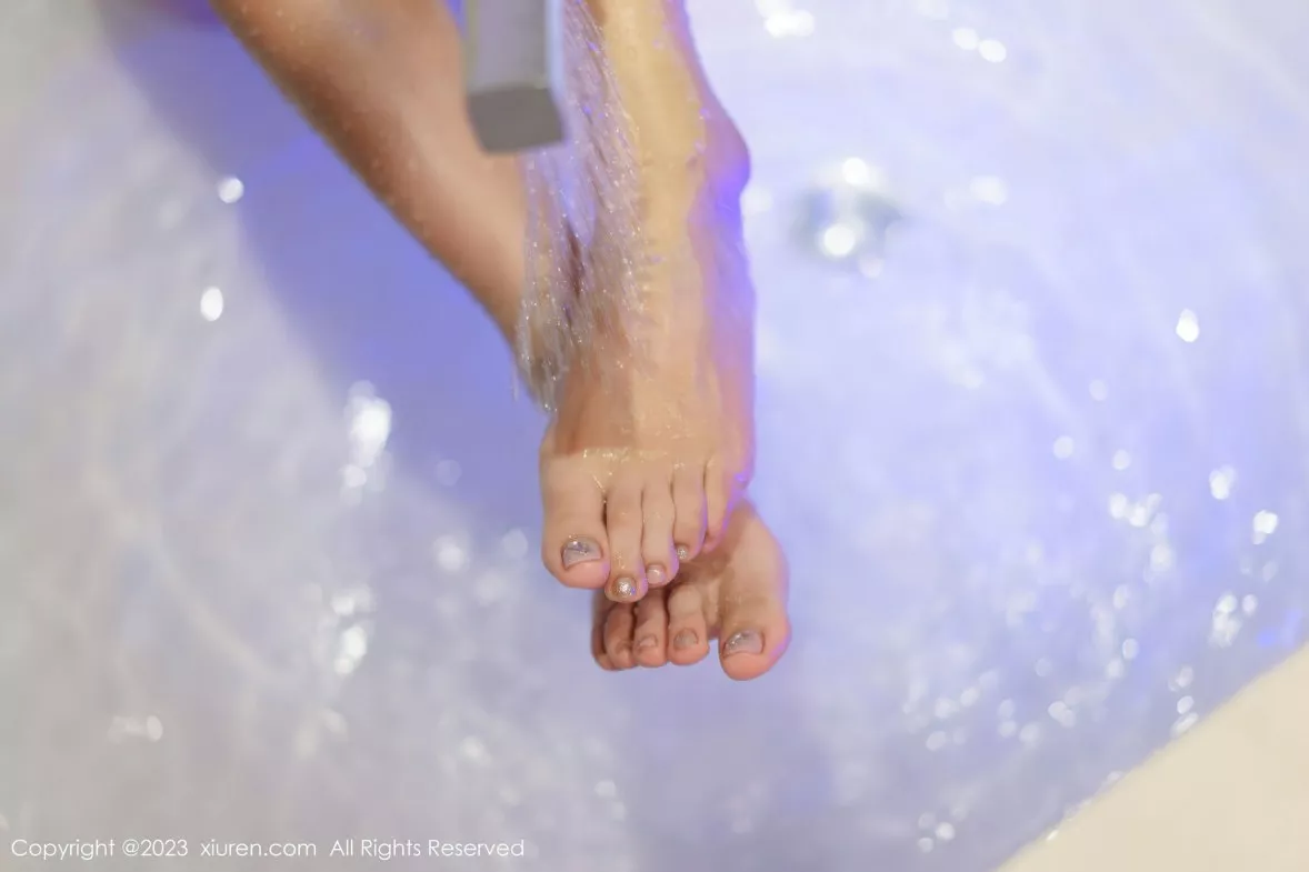 秀人集.com_[XiuRen秀人网]No.6213_模特laura阿姣三亚旅拍性感咖啡色比基尼秀完美身材诱惑写真75P