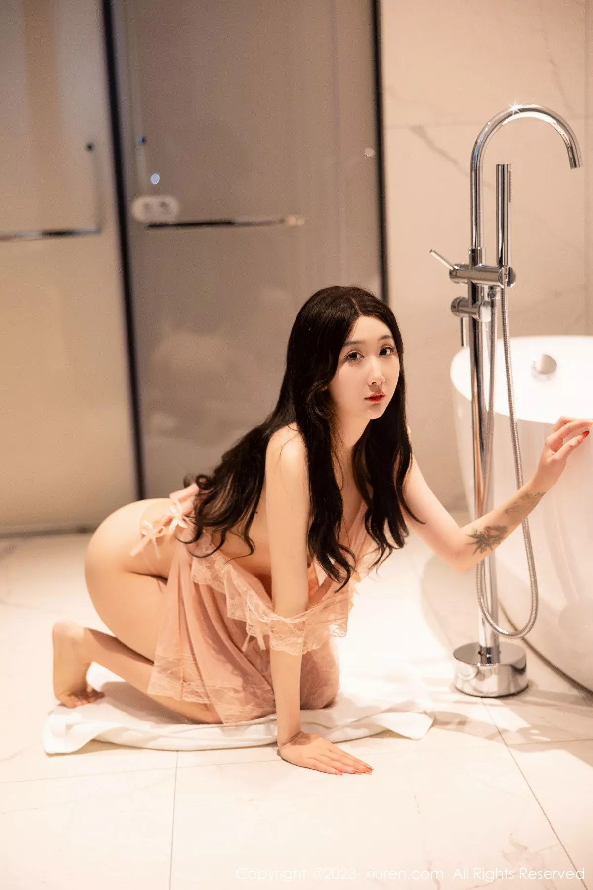 秀人集.com_[XiuRen秀人网]No.6243_模特江真真浴室场景性感淡粉色蕾丝情趣服秀惹火身材诱惑写真78P