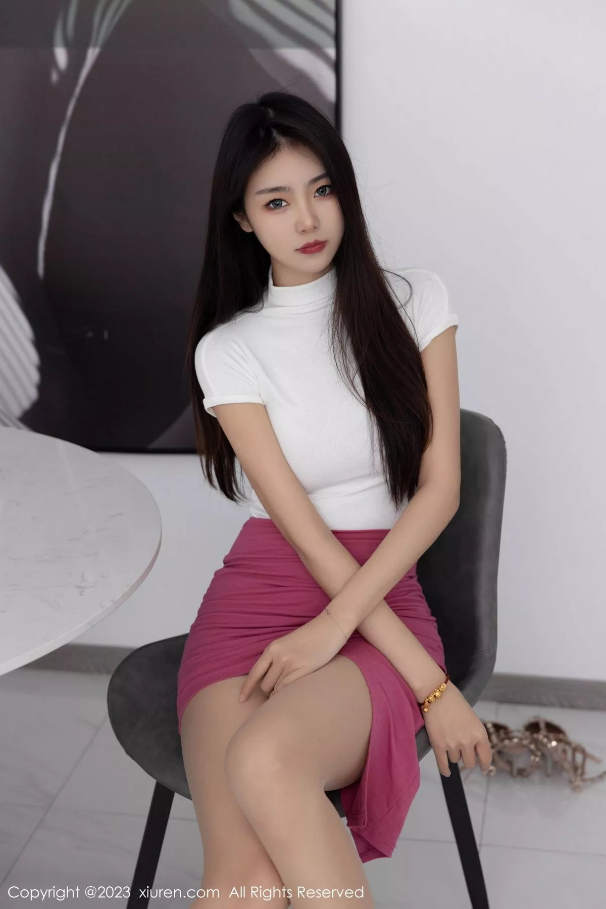 秀人集.com_[XiuRen秀人网]No.6239_模特可乐Vicky性感白色收身衣配红短裙超薄肉丝秀美腿诱惑写真77P