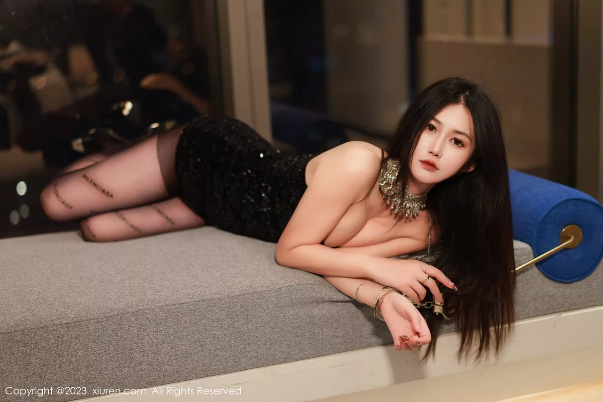 秀人集.com_[XiuRen秀人网]No.6244_模特laura阿姣黑色露肩连衣短裙配超薄黑丝秀翘臀美腿诱惑写真90P