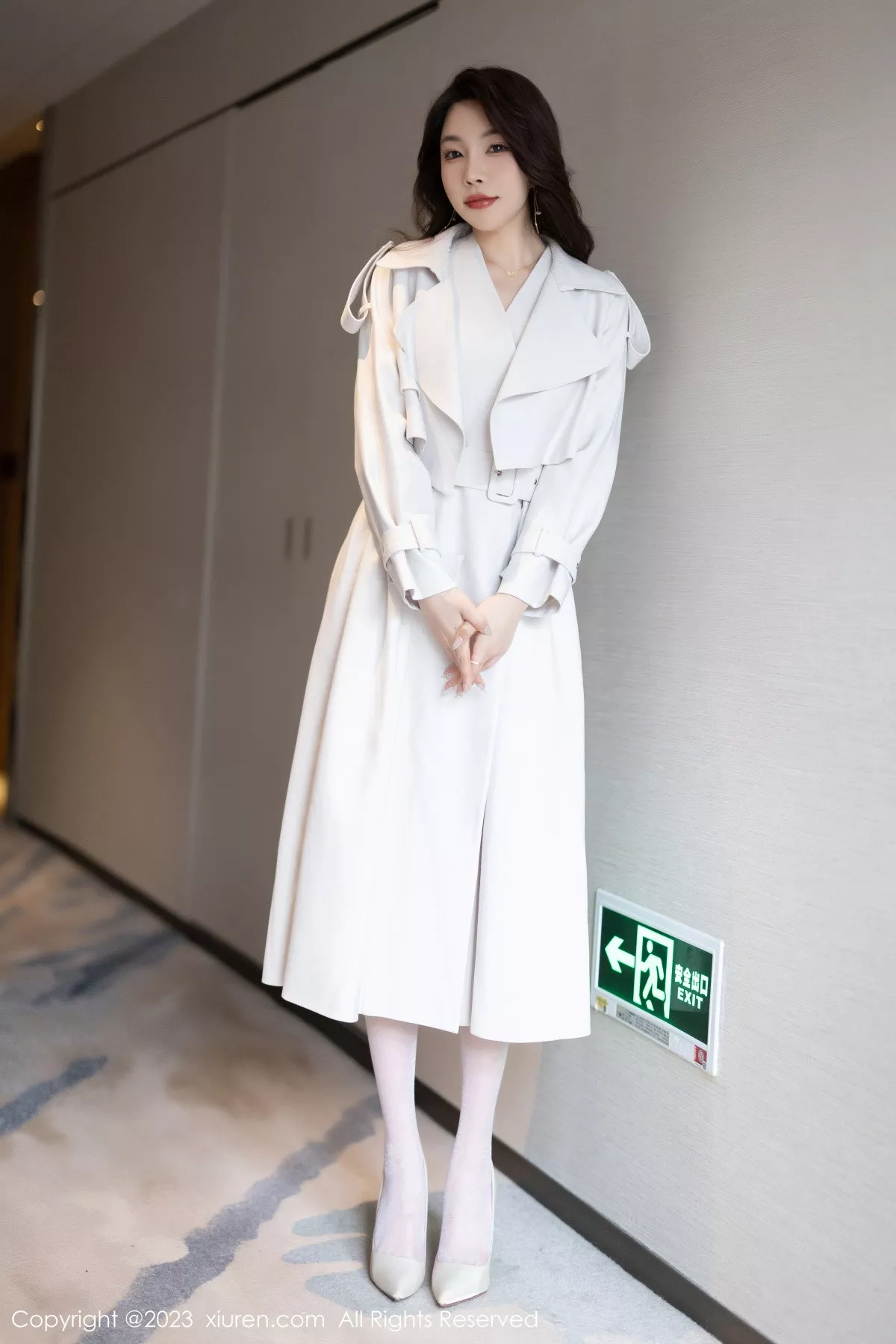 秀人集.com_[XiuRen秀人网]No.6257_女神徐莉芝Booty脱浅色外衣露白色轻透上衣秀曼妙身材诱惑写真85P