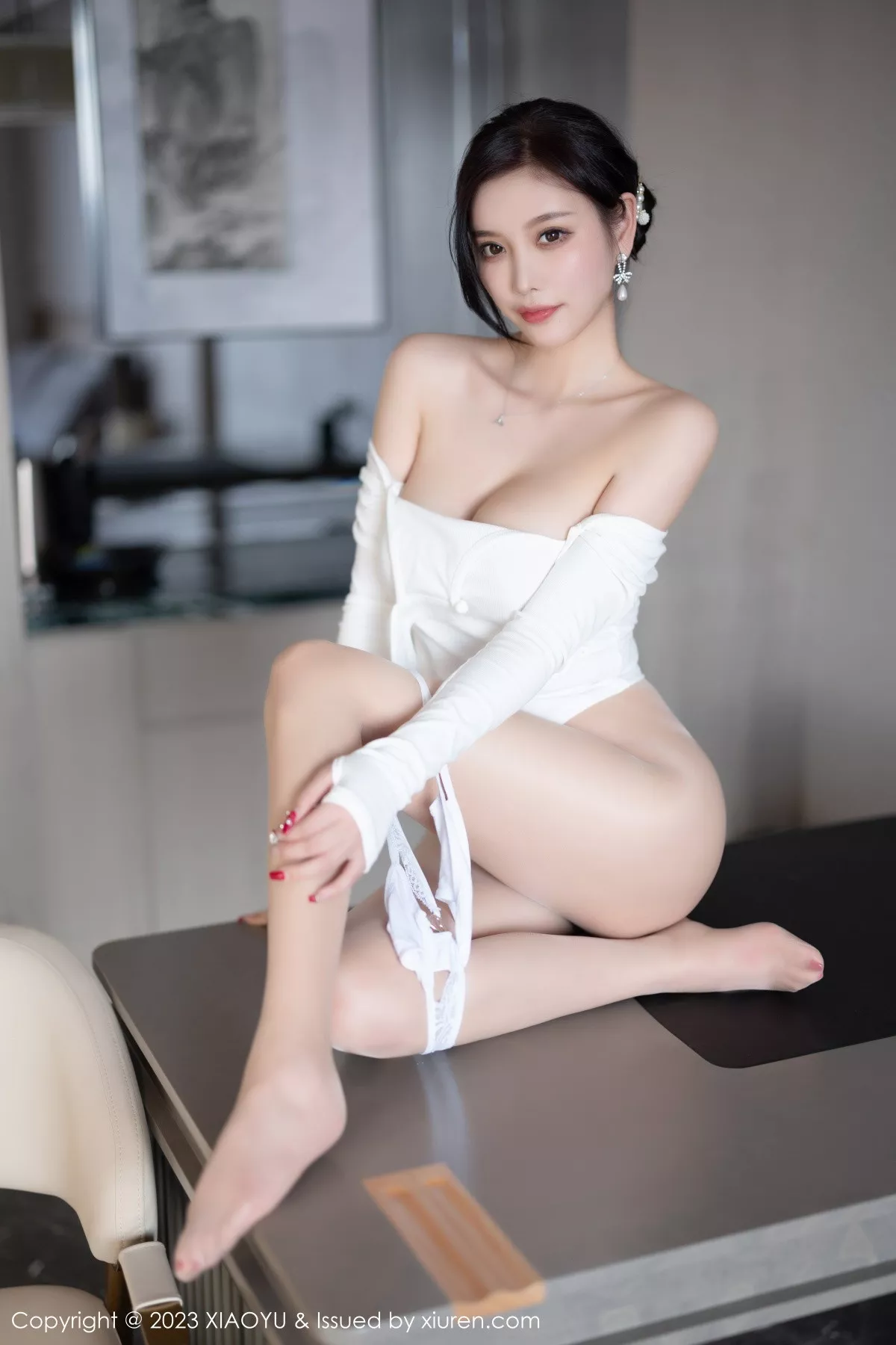 秀人集.com_[XiaoYu画语界]Vol.965_女神杨晨晨Yome白色上衣配淡红长裙露吊坠内衣完美诱惑写真91P