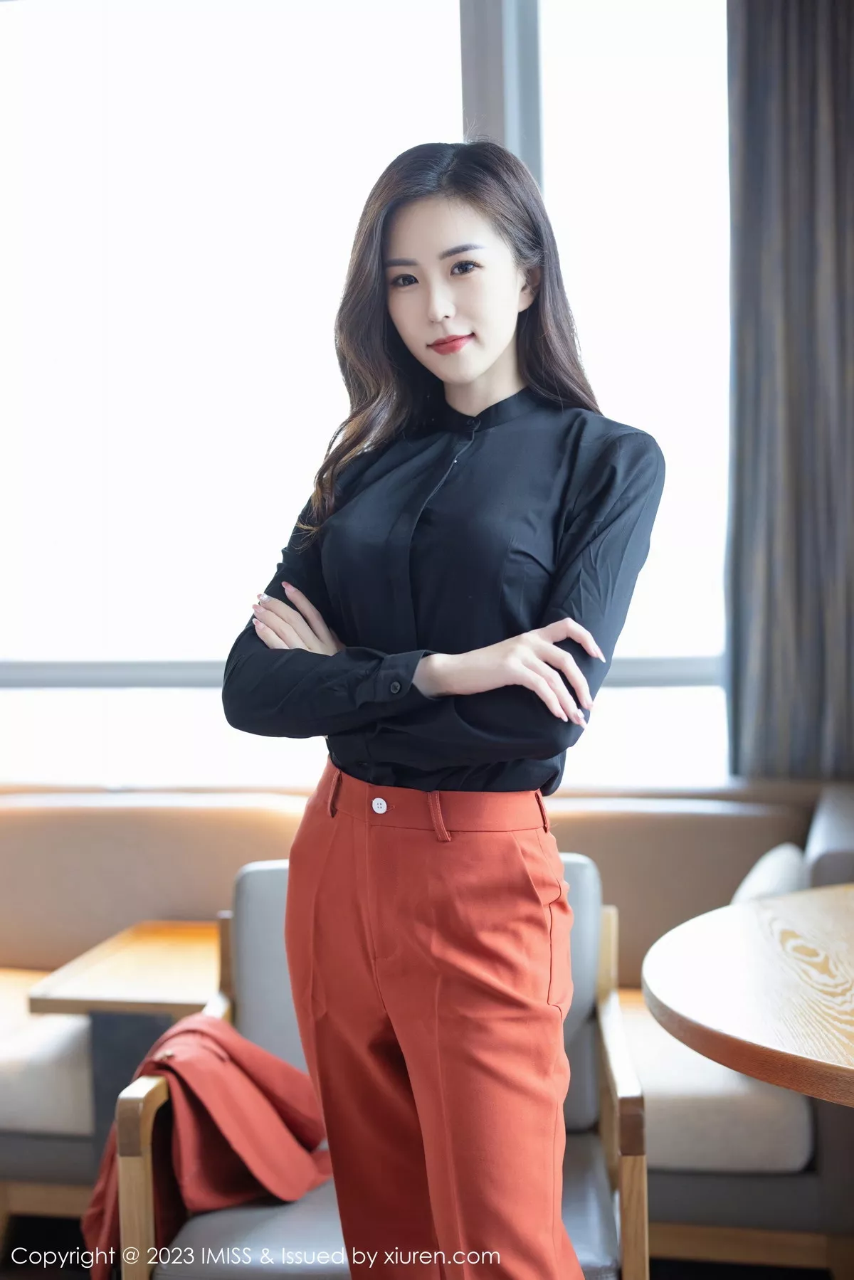 秀人集.com_[IMISS爱蜜社]Vol.717_模特杨紫嫣candy脱职场OL露性感黑色内衣原色丝袜迷人诱惑写真64P